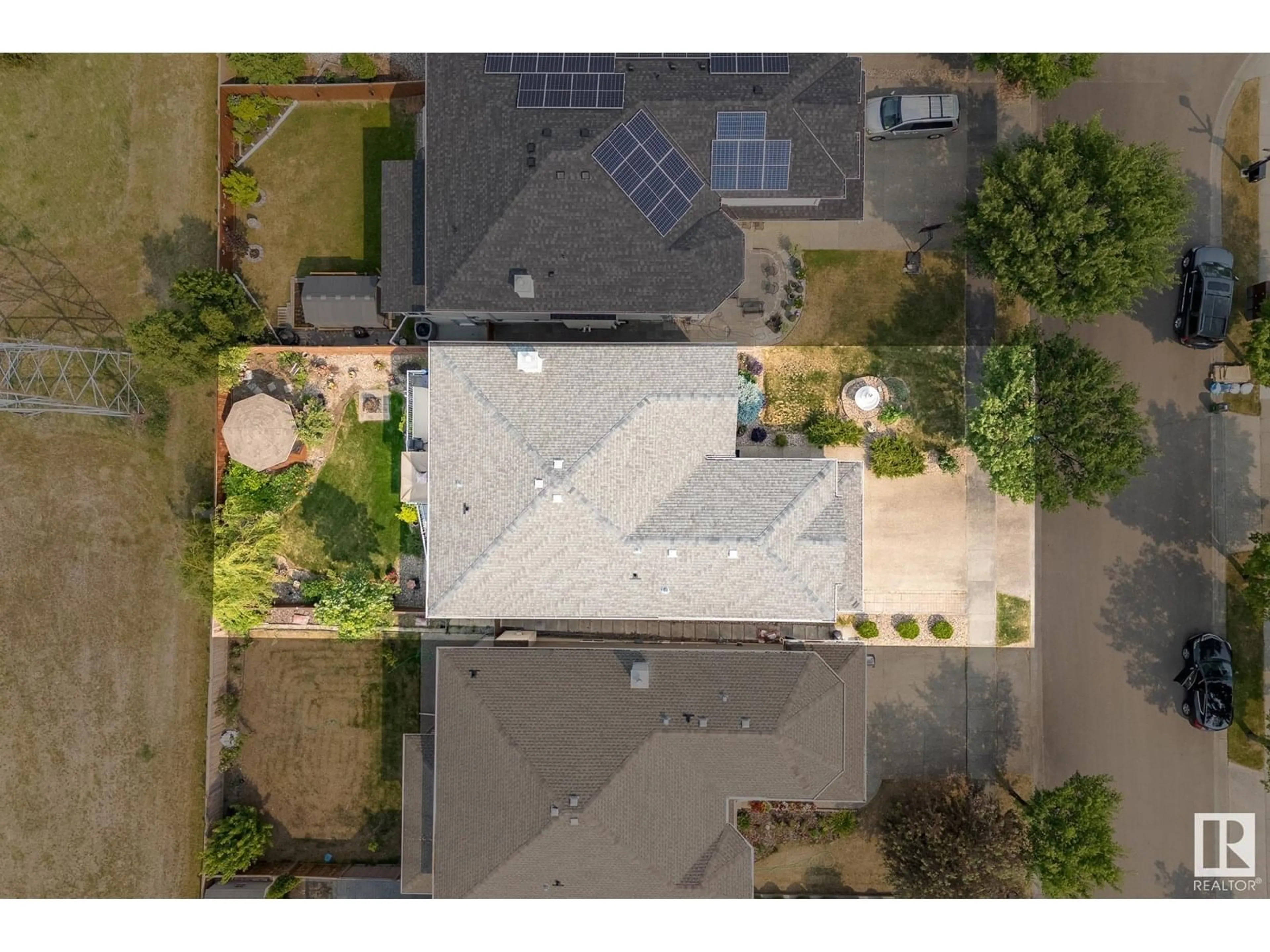 A pic from outside/outdoor area/front of a property/back of a property/a pic from drone, street for NW - 979 HOLLINGSWORTH BEND BN, Edmonton Alberta T6R3G7