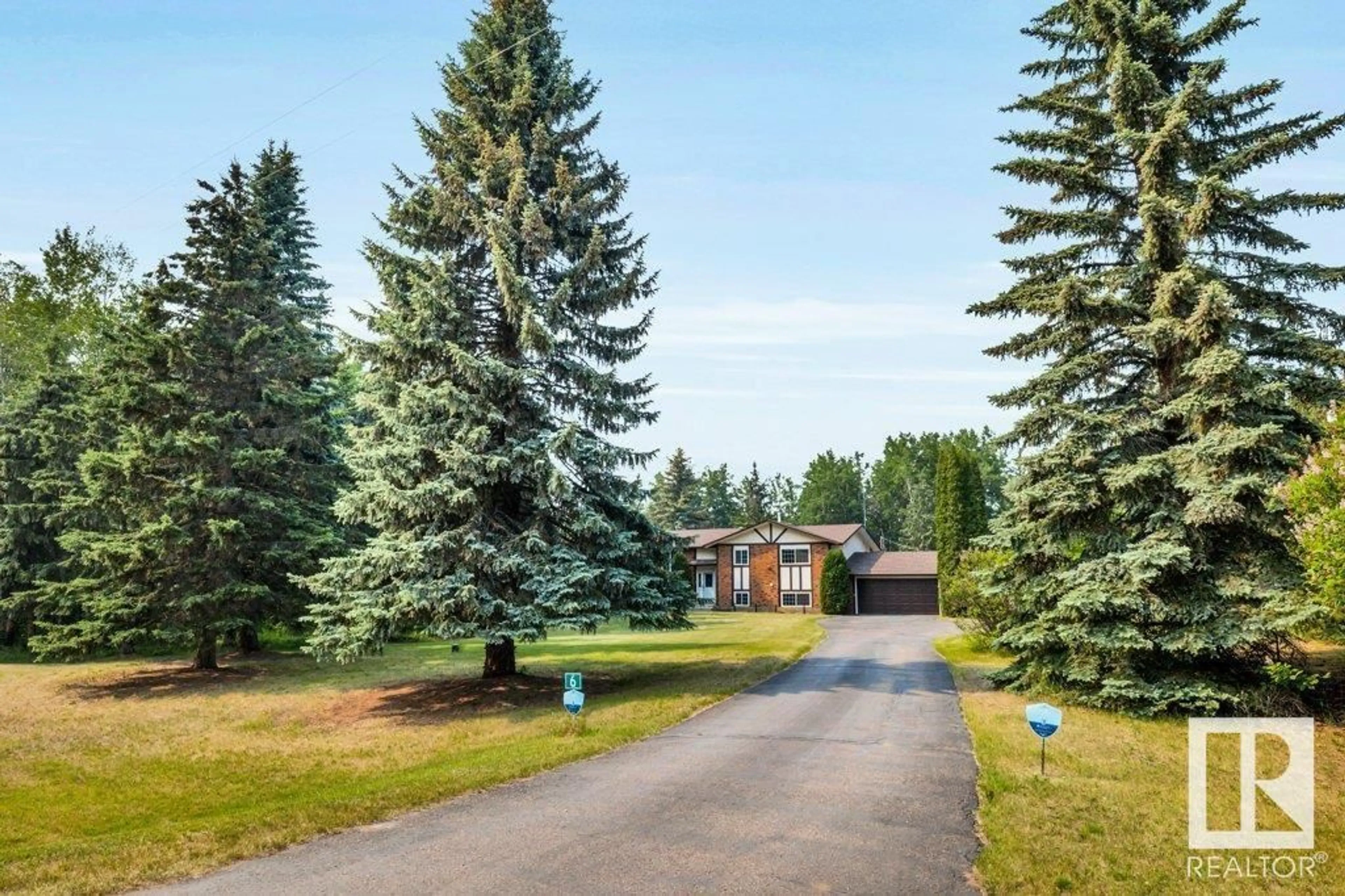 A pic from outside/outdoor area/front of a property/back of a property/a pic from drone, unknown for 51513 - 6 RGE RD 265, Rural Parkland County Alberta T7Y1E3