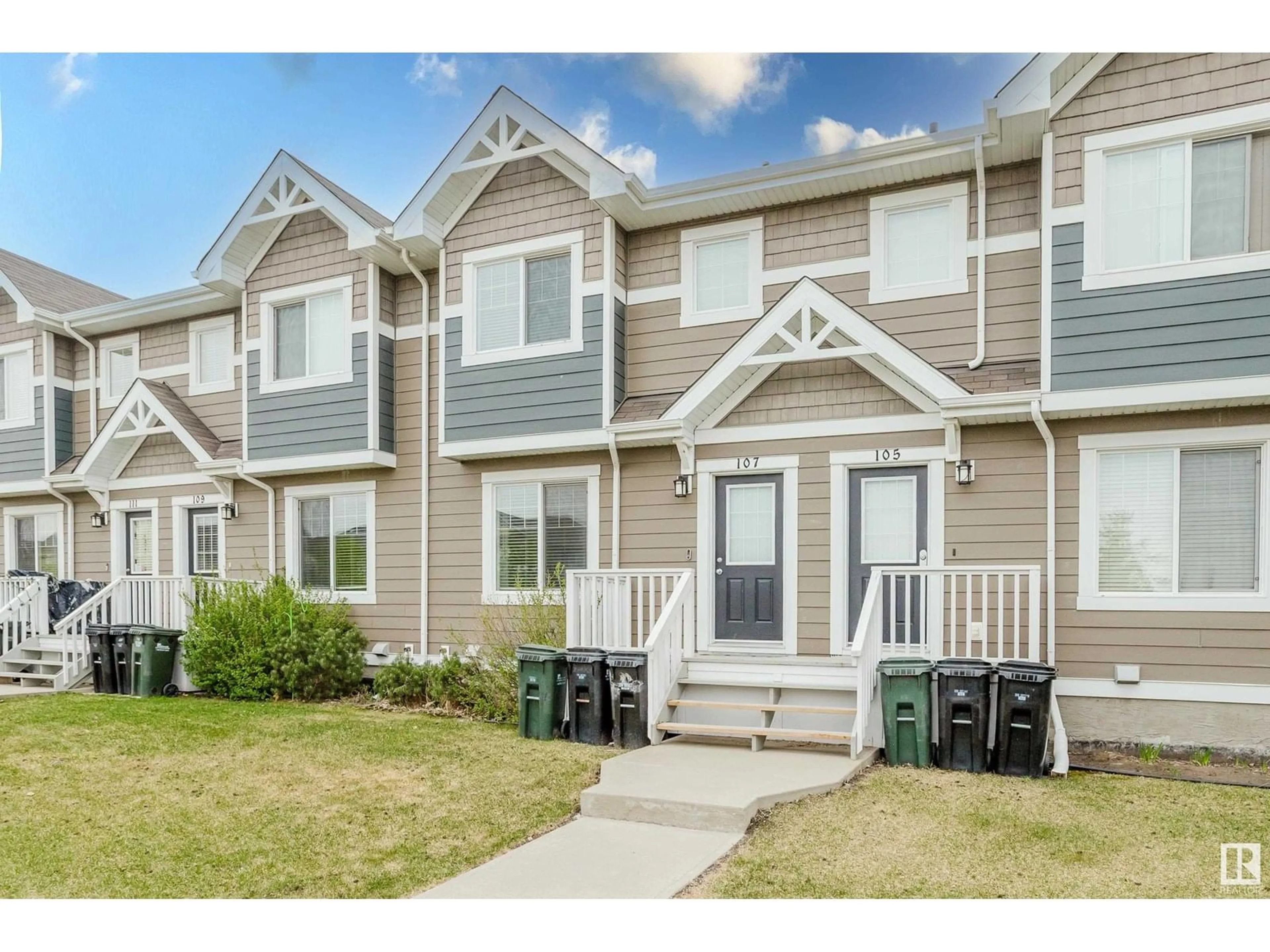 Home with vinyl exterior material, street for 109 - 219 CHARLOTTE WY, Sherwood Park Alberta T8H0T3