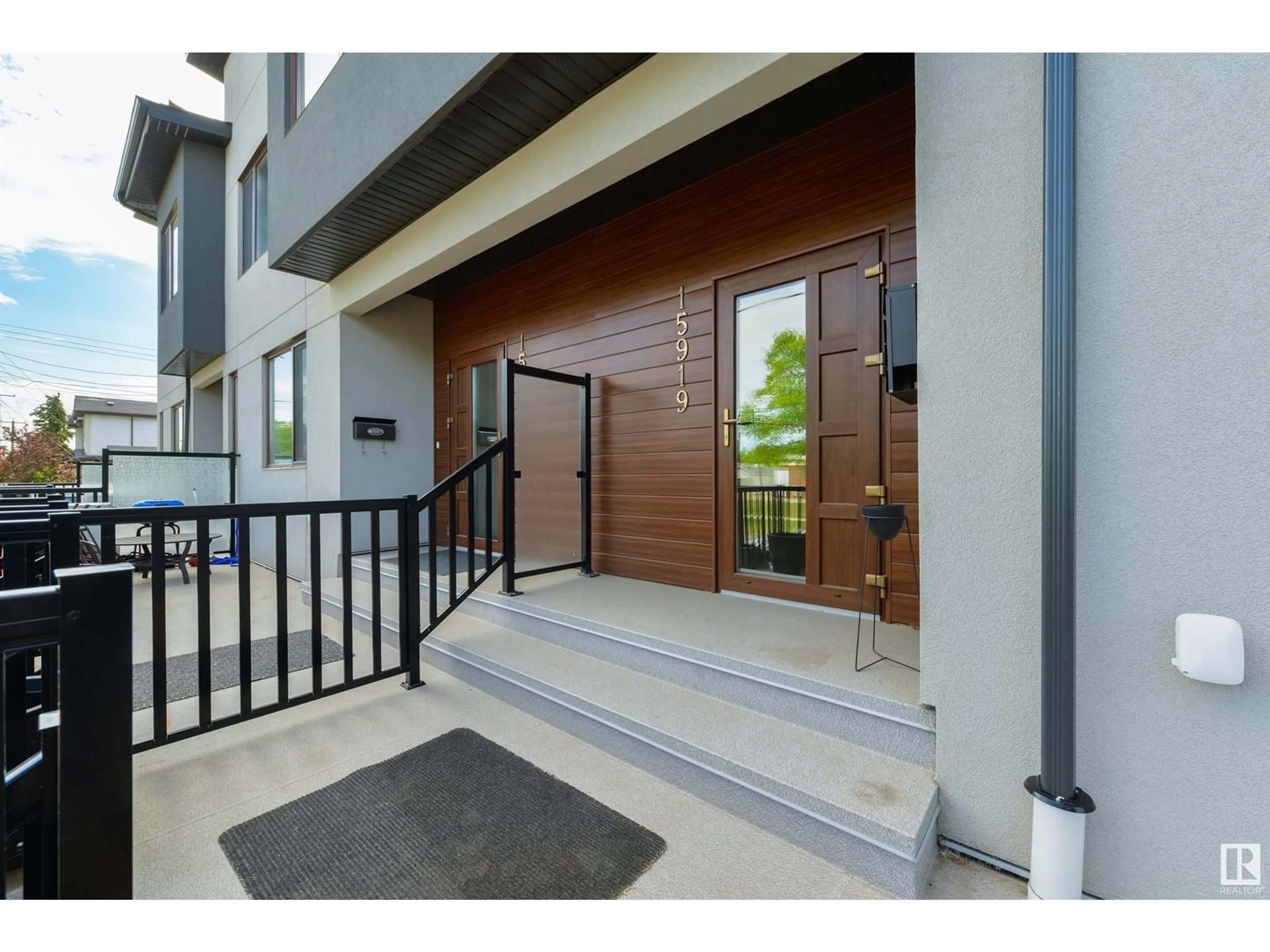 Unknown for 15919 104 AV, Edmonton Alberta T5P3G2