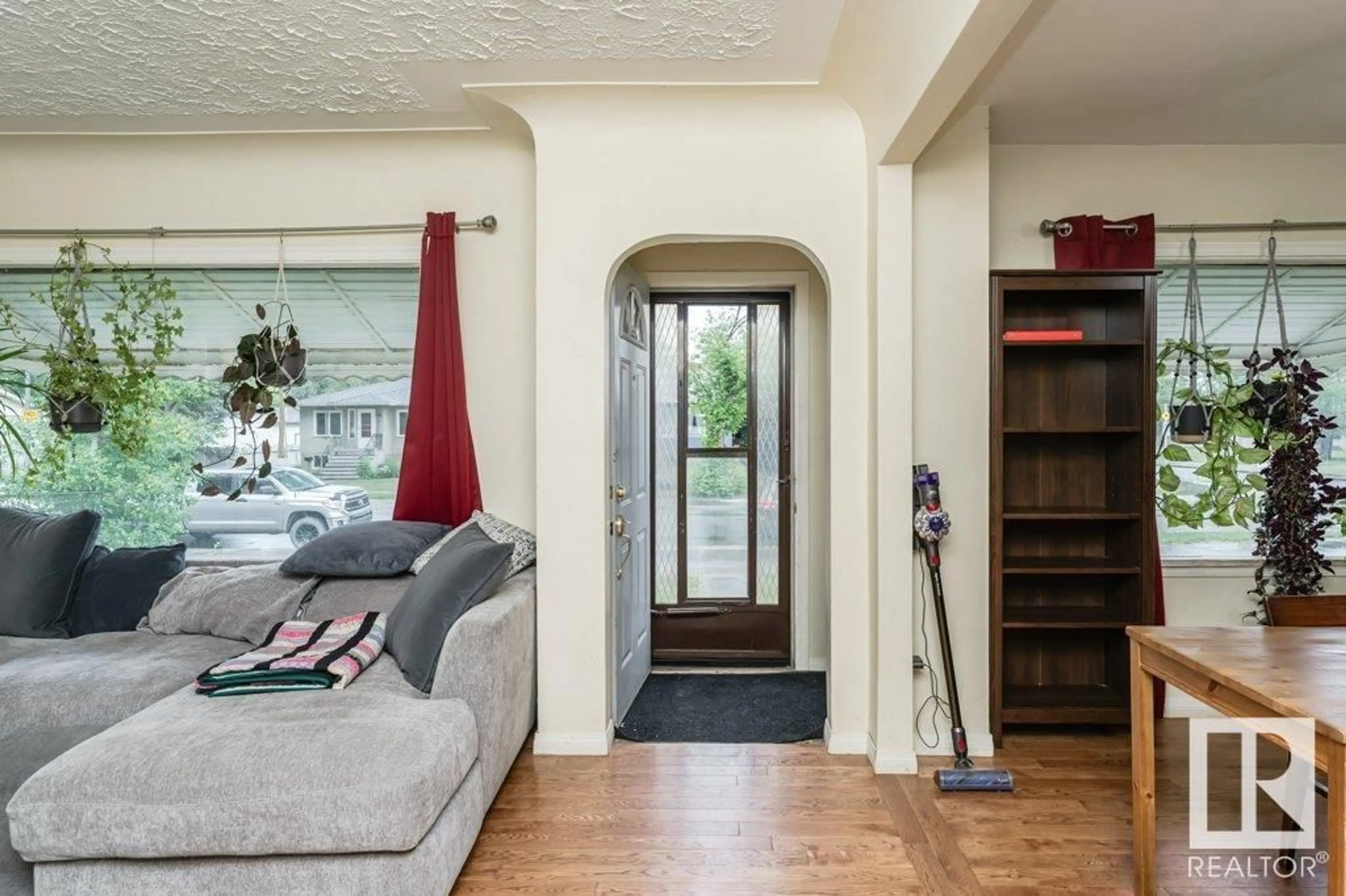 Indoor entryway for NW - 6028 106 ST, Edmonton Alberta T6H2T7