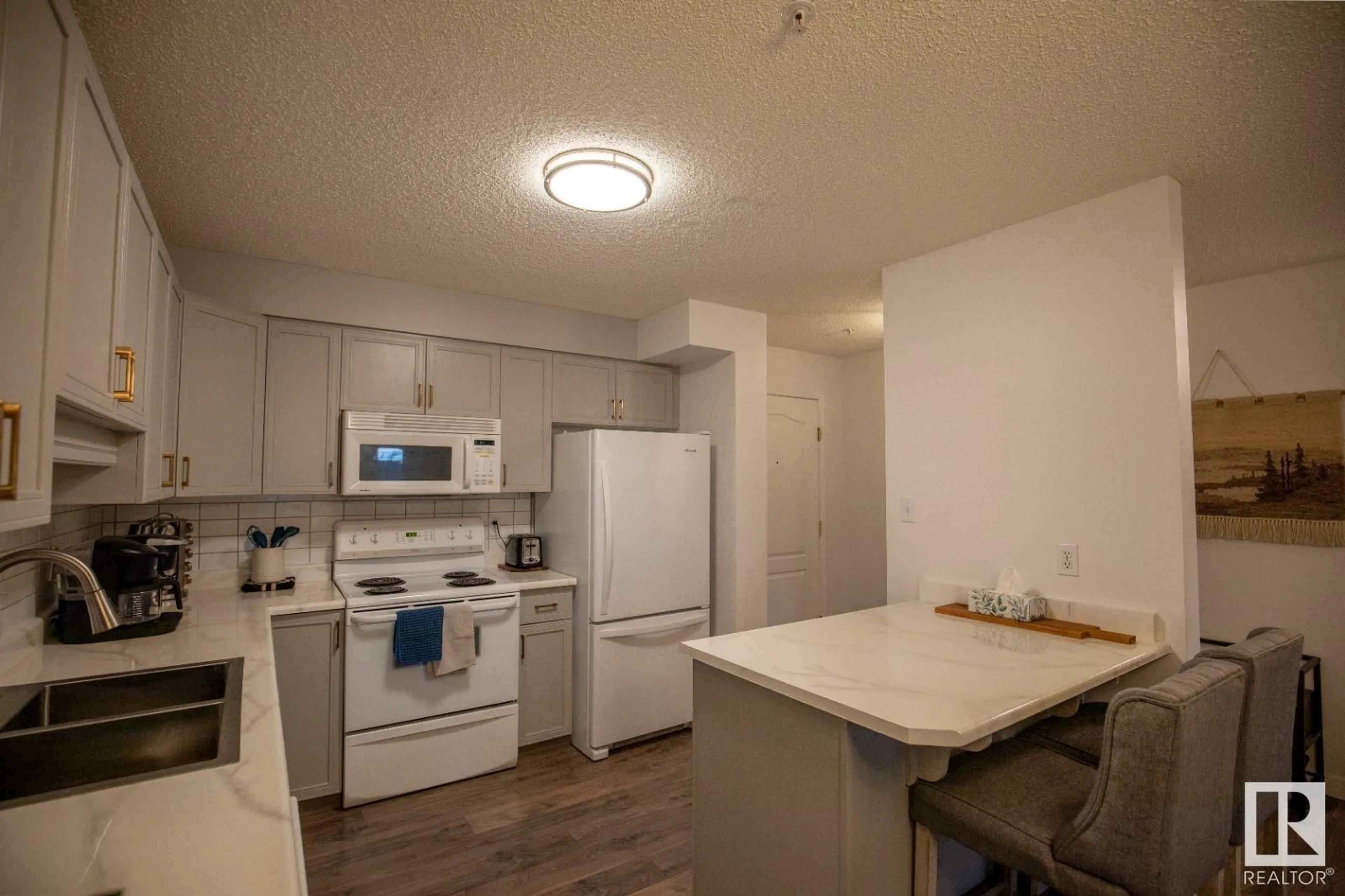 Standard kitchen, unknown for #104 - 8909 100 ST, Edmonton Alberta T6E6T4