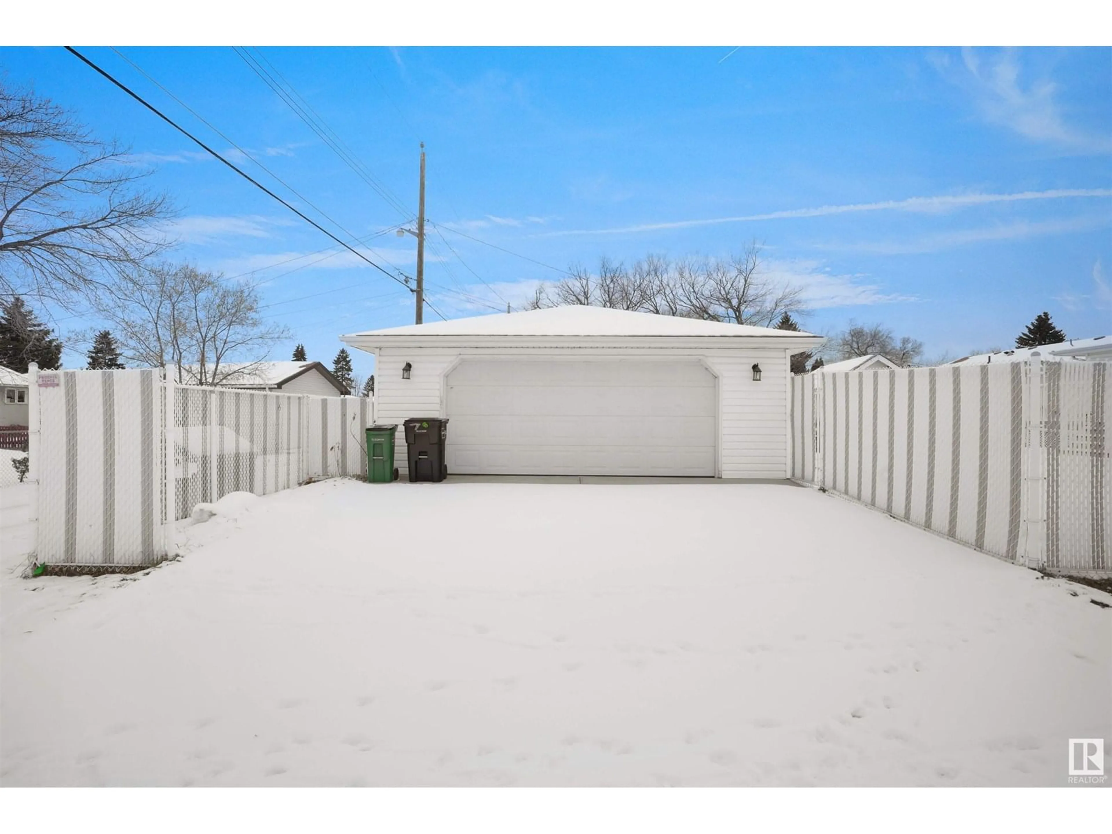 Unknown for 15220 91 AV, Edmonton Alberta T5R4Z5