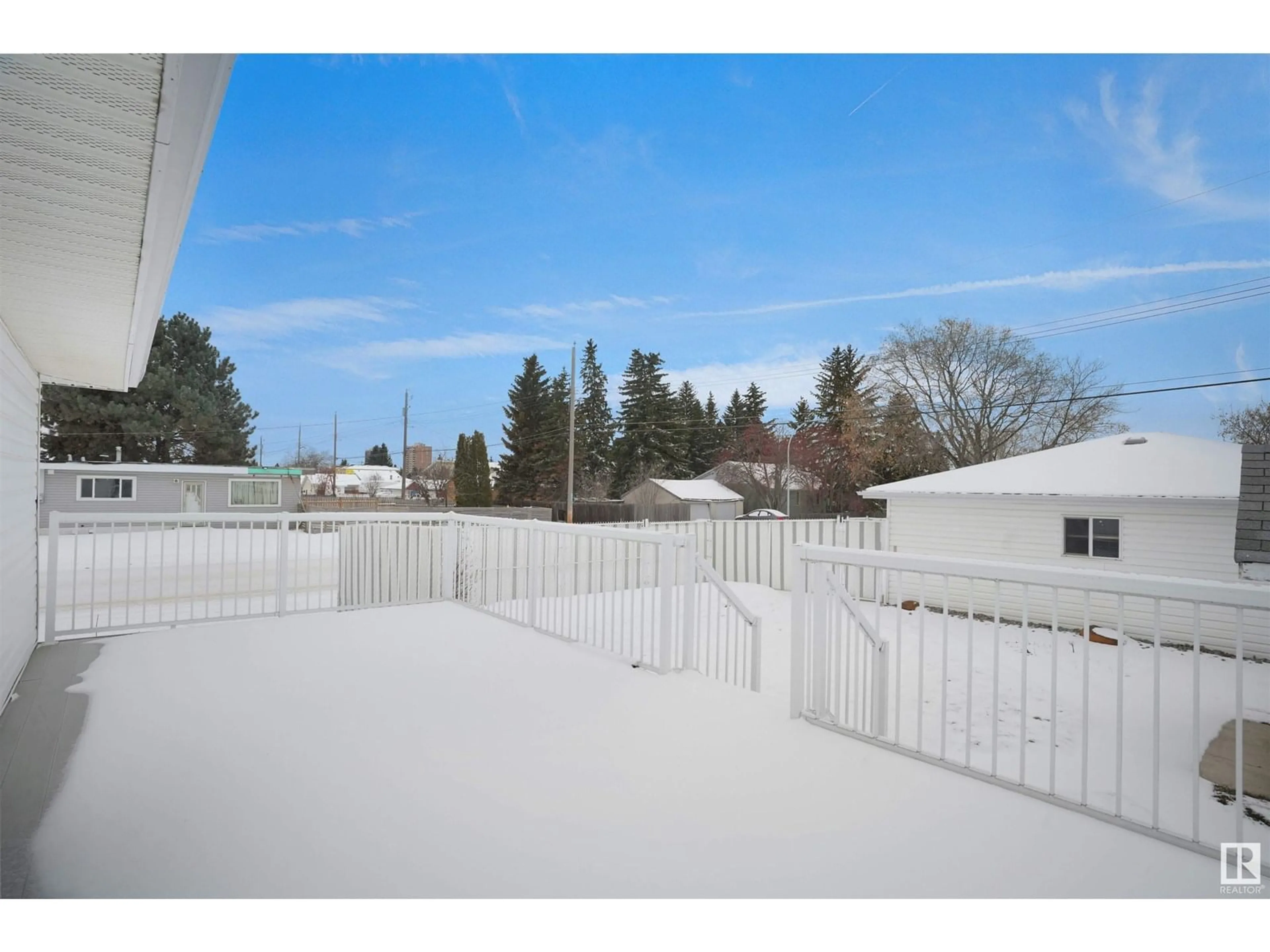Patio, unknown for 15220 91 AV, Edmonton Alberta T5R4Z5