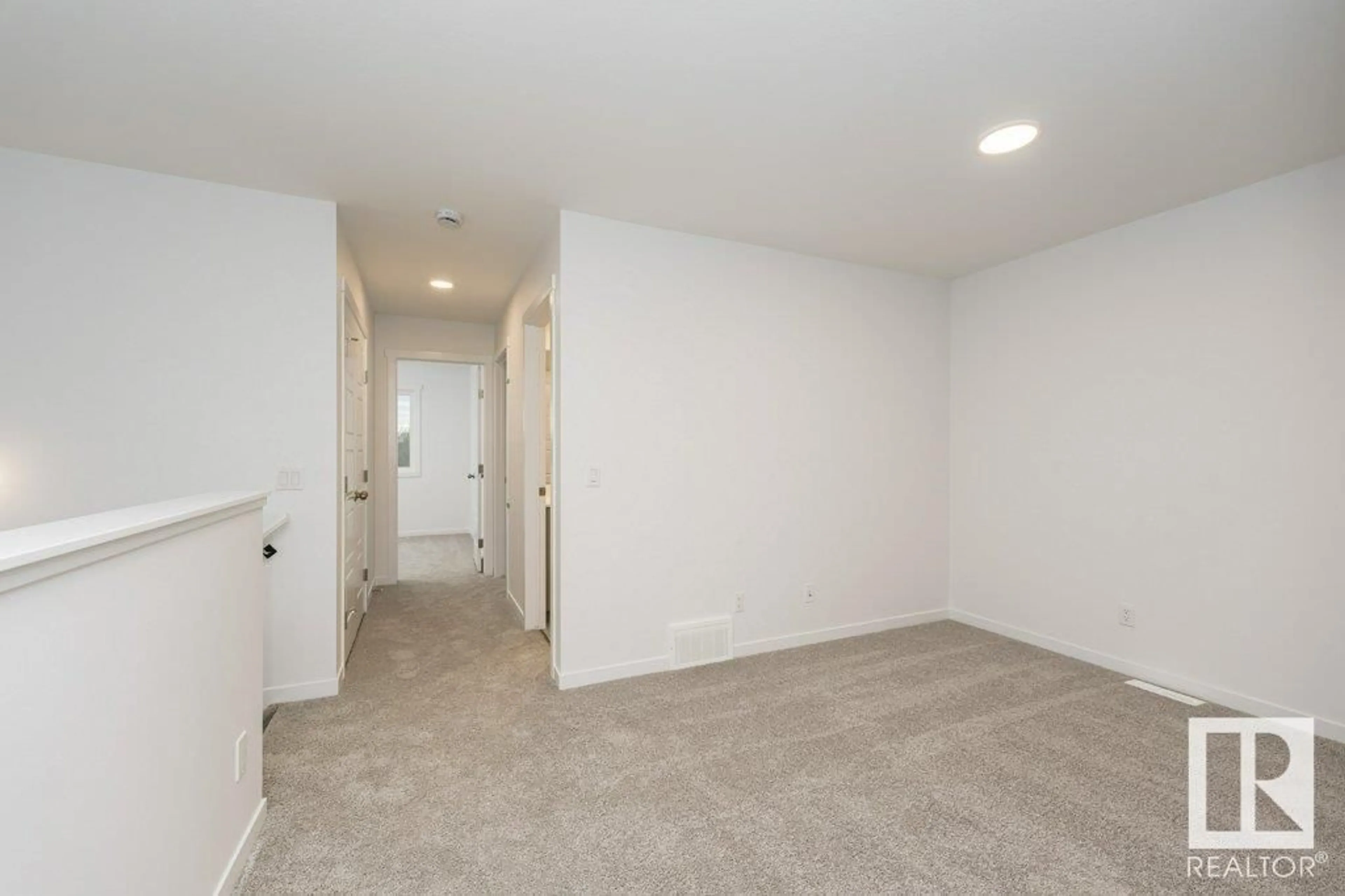 A pic of a room for 3957 WREN LO, Edmonton Alberta T5S0T1