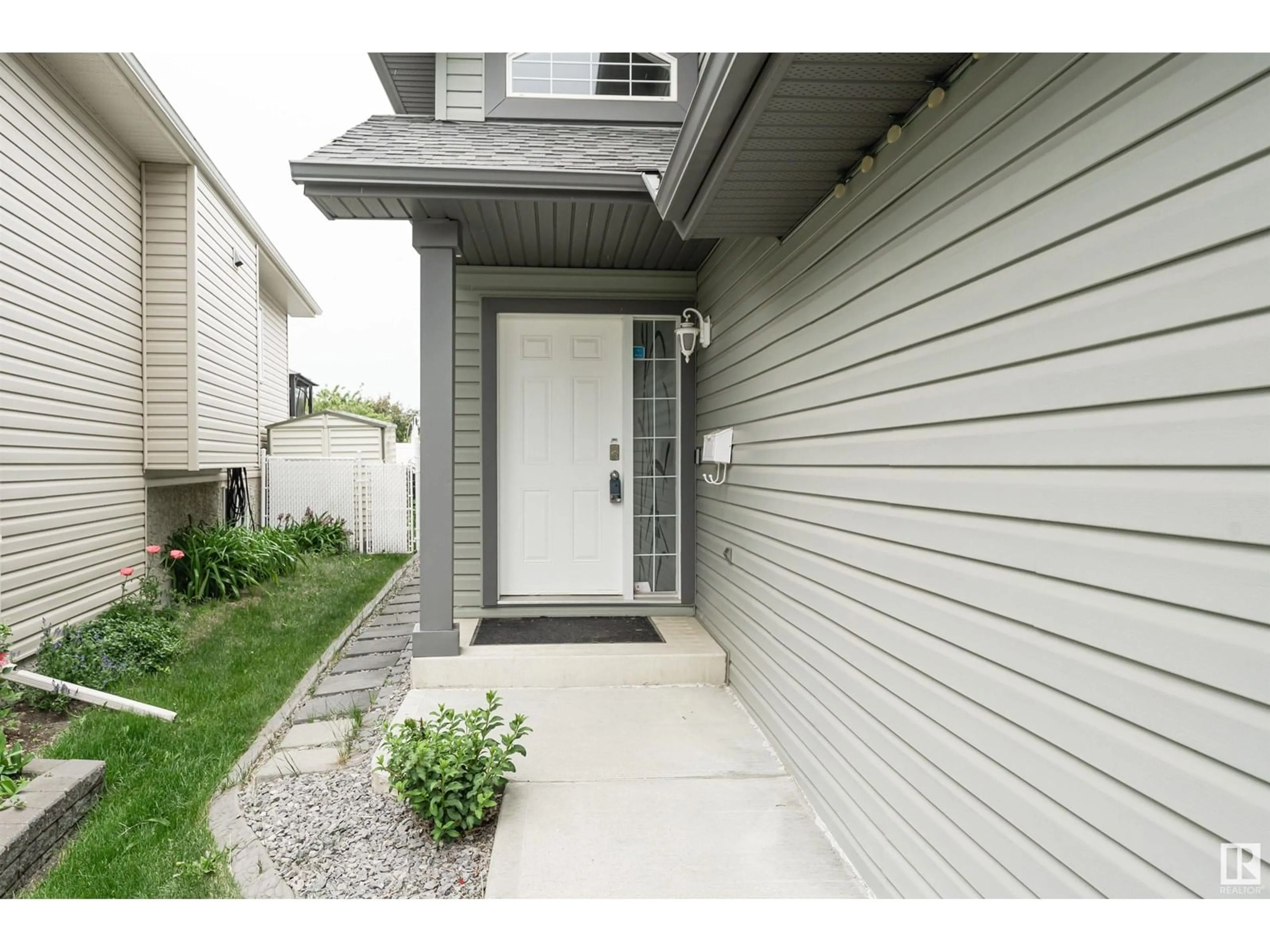 Unknown for 16828 117 ST, Edmonton Alberta T5X6K3