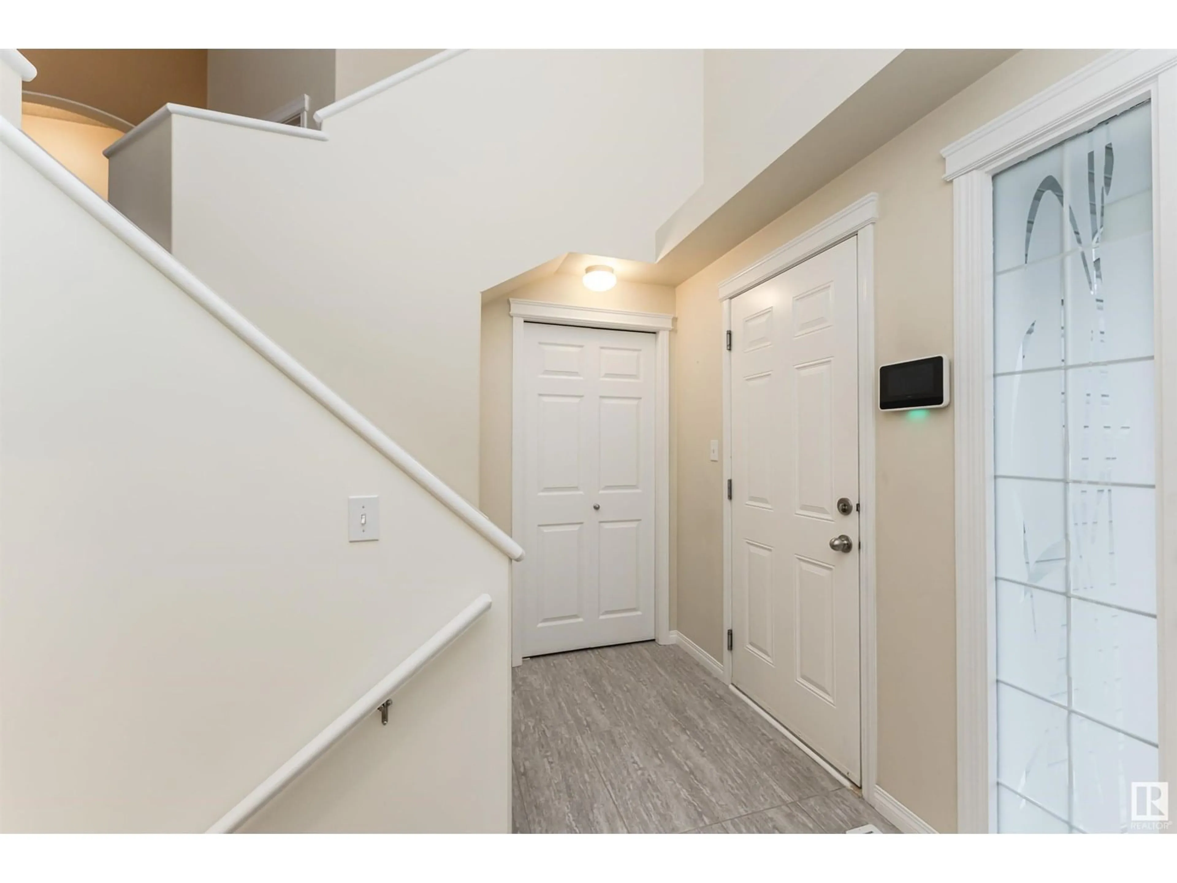 Indoor entryway for 16828 117 ST, Edmonton Alberta T5X6K3