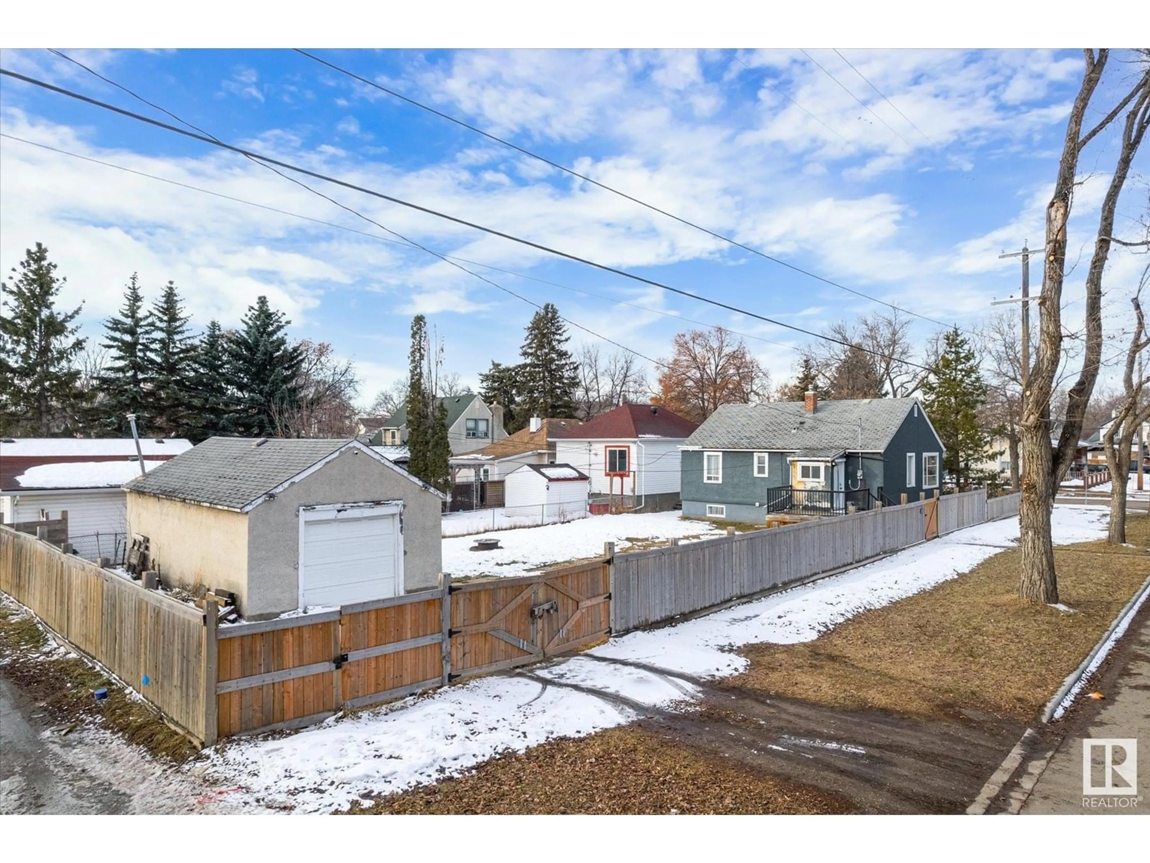 A pic from outside/outdoor area/front of a property/back of a property/a pic from drone, street for NW - 11945 87 ST, Edmonton Alberta T5B3N3