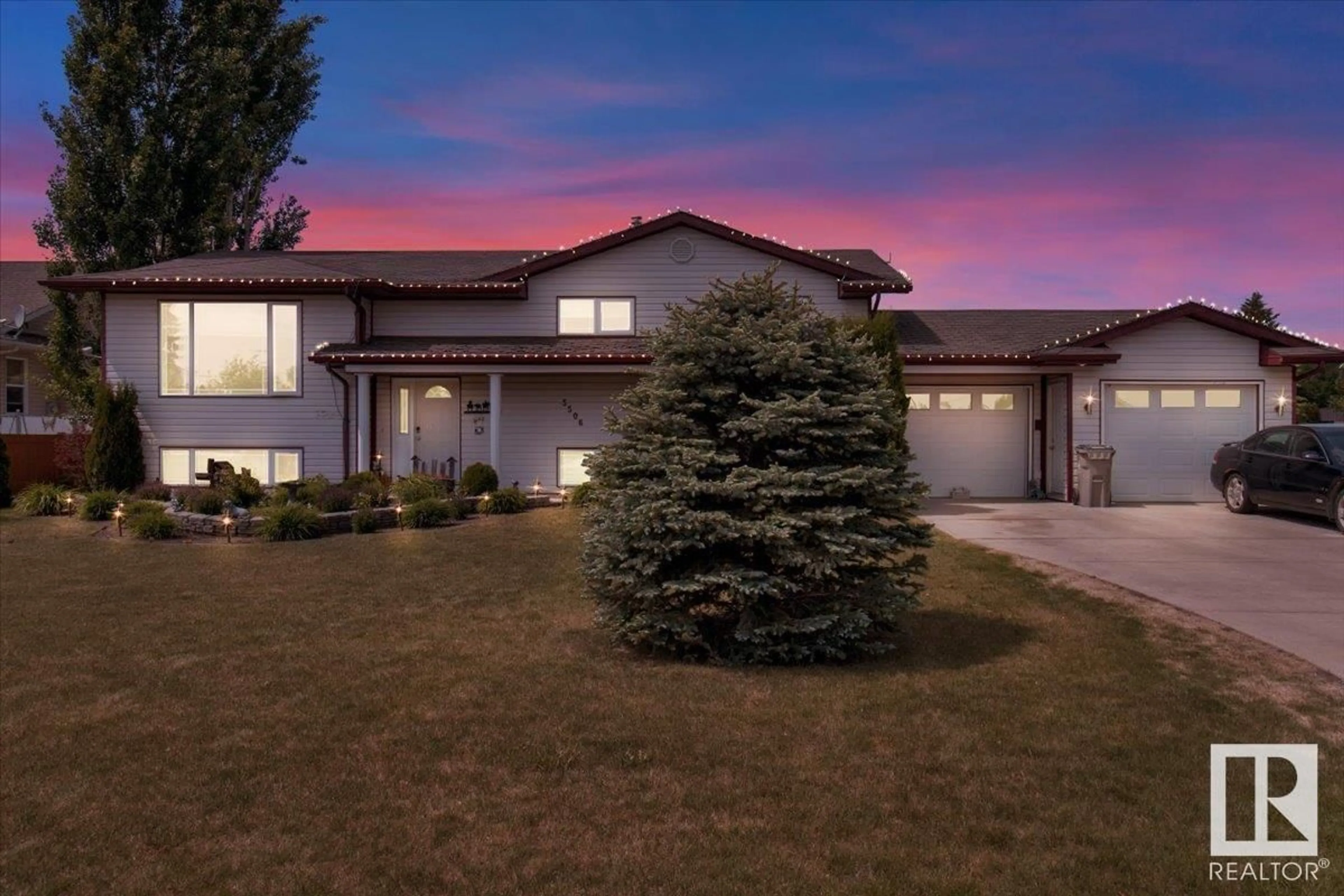 Home with vinyl exterior material, street for 5506 53RD ST, Mundare Alberta T0B3H0