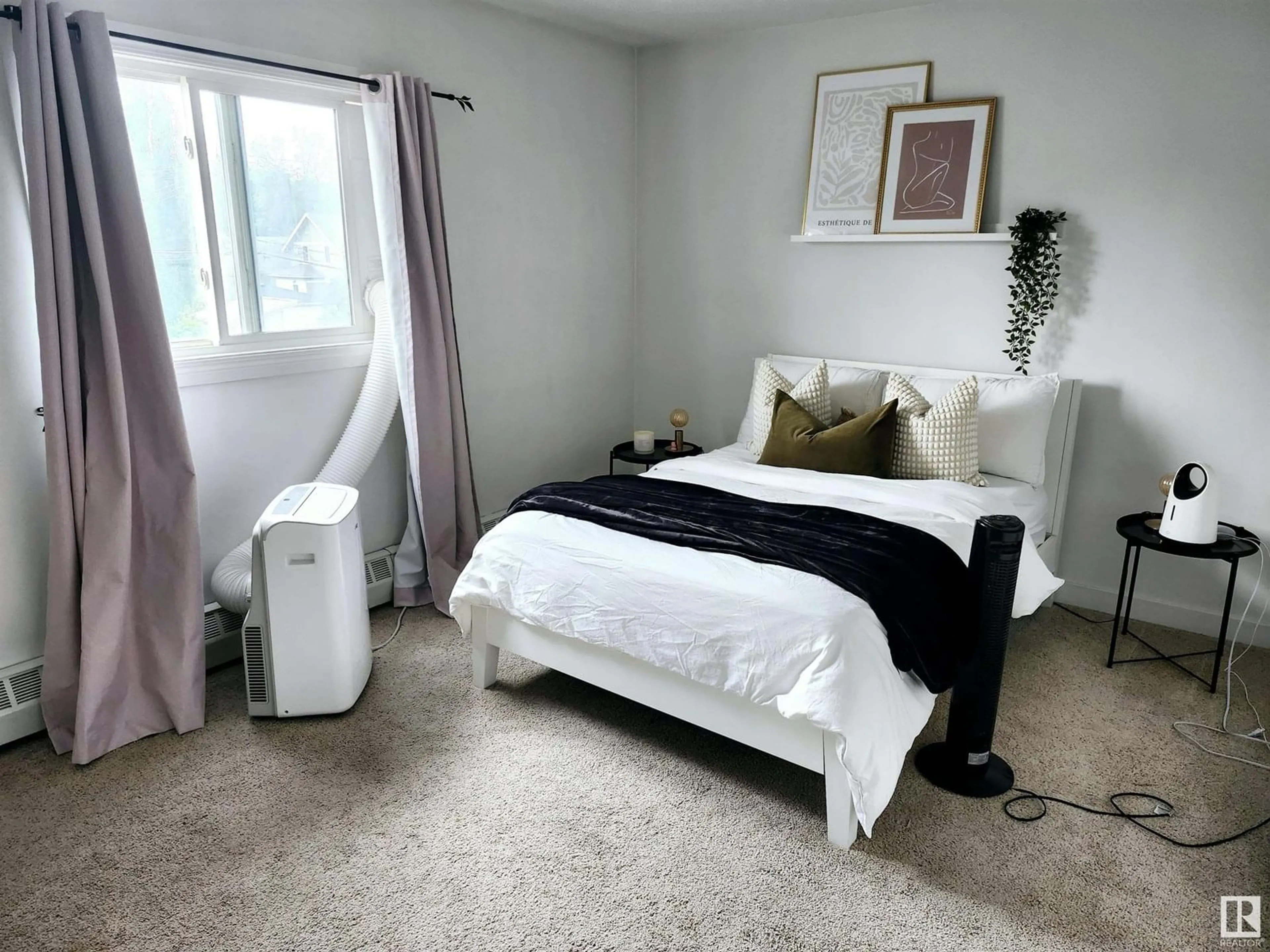 A pic of a room for #10 - 9630 82 AV, Edmonton Alberta T6C1A1
