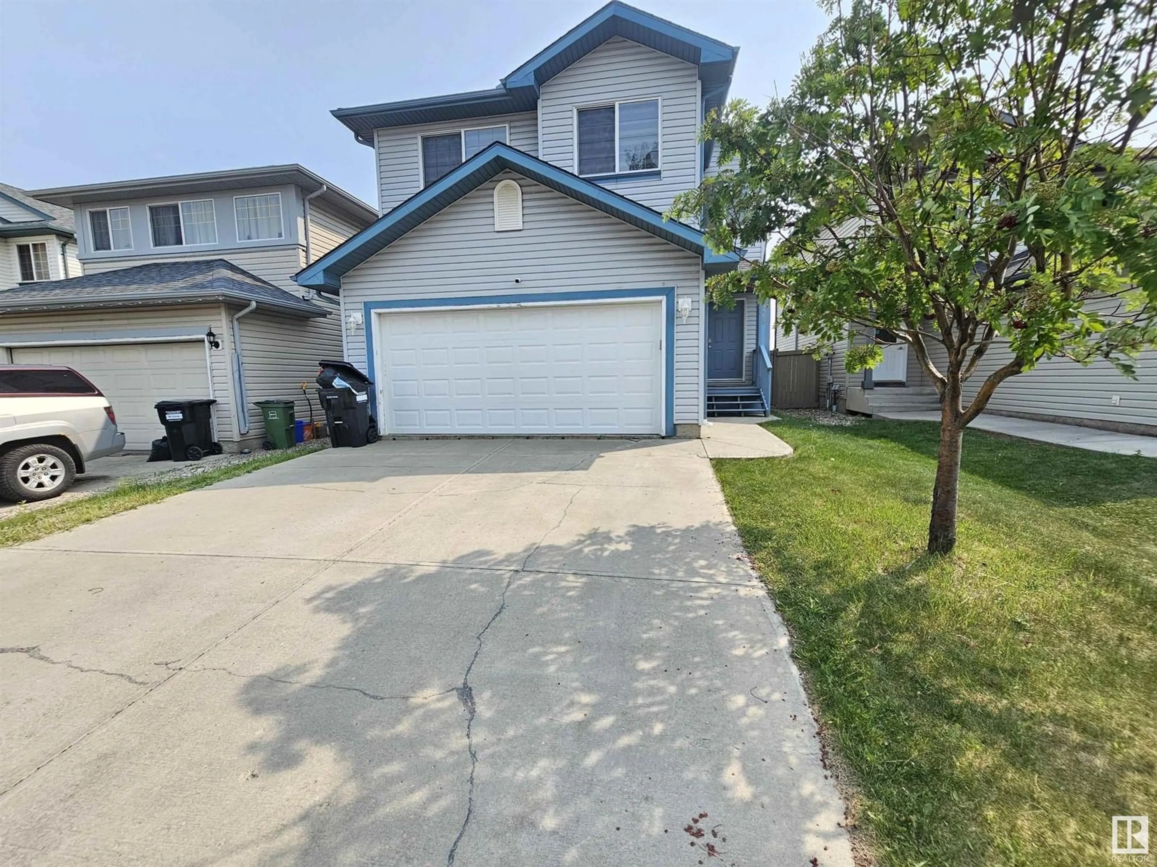 A pic from outside/outdoor area/front of a property/back of a property/a pic from drone, street for SW - 8923 8 AV, Edmonton Alberta T6X1B8