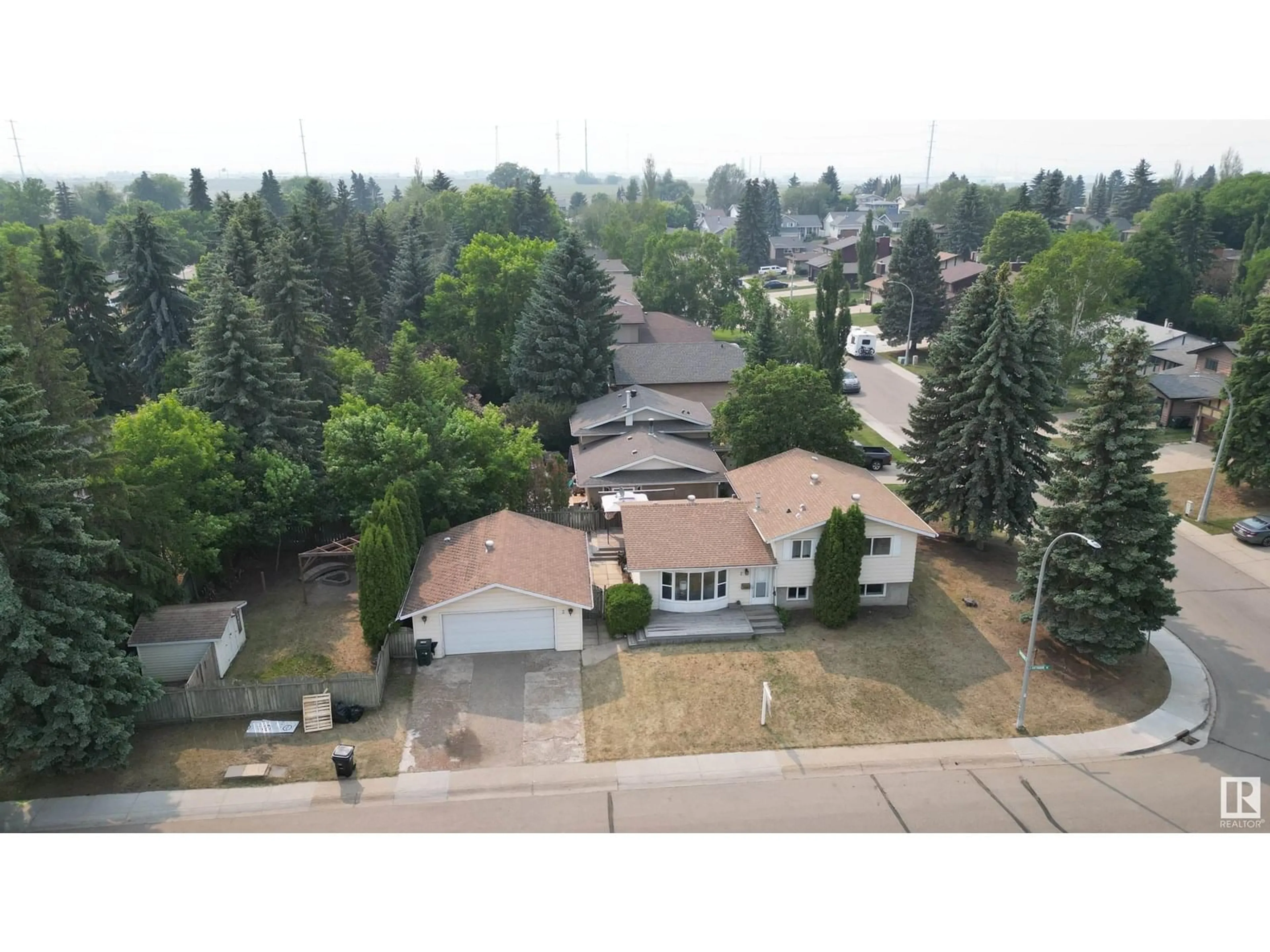 A pic from outside/outdoor area/front of a property/back of a property/a pic from drone, unknown for 2 HAYTHORNE CR, Sherwood Park Alberta T8A3Z8