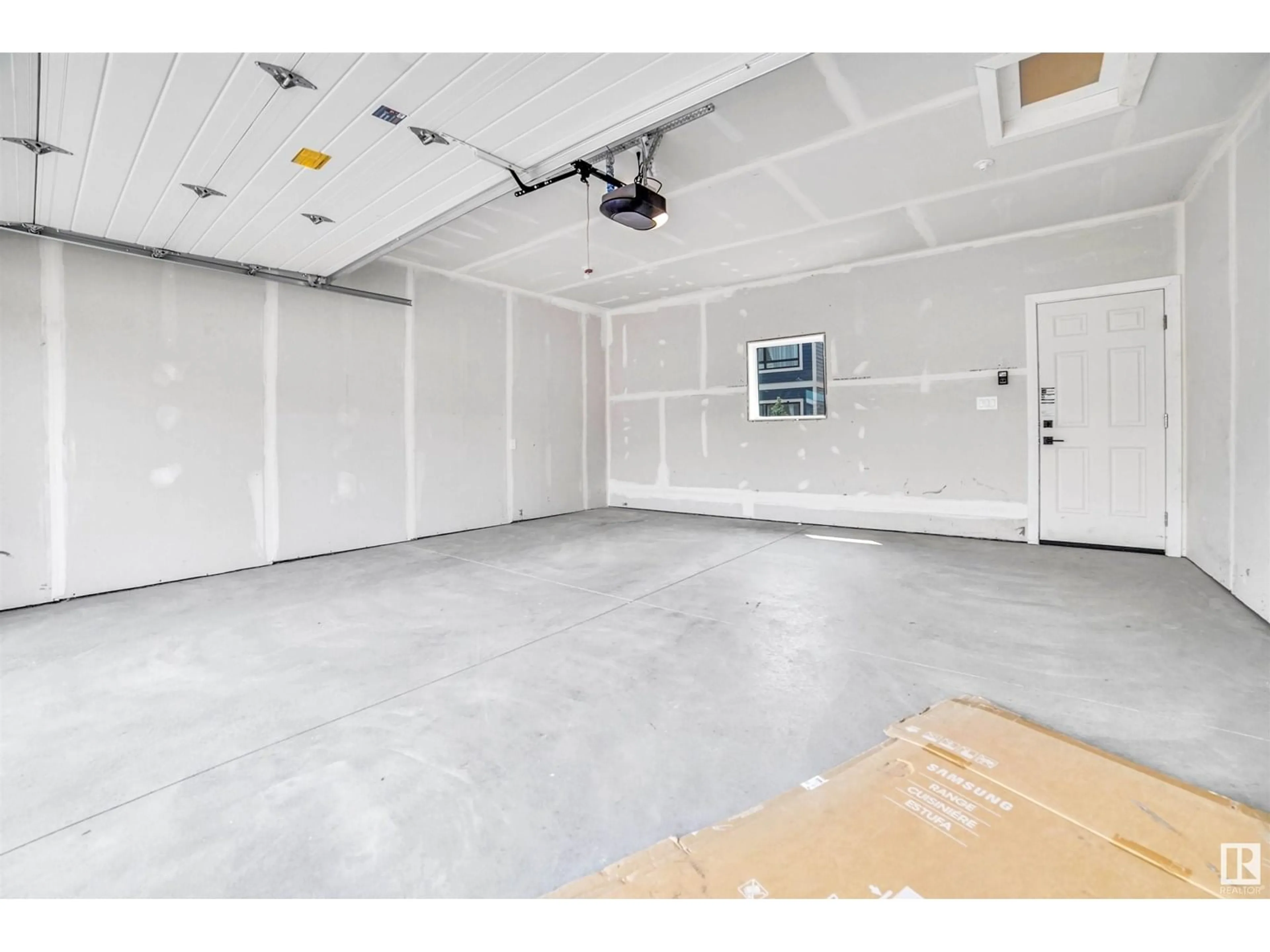 Indoor garage for NW - 9811 155 ST, Edmonton Alberta T5P2L1