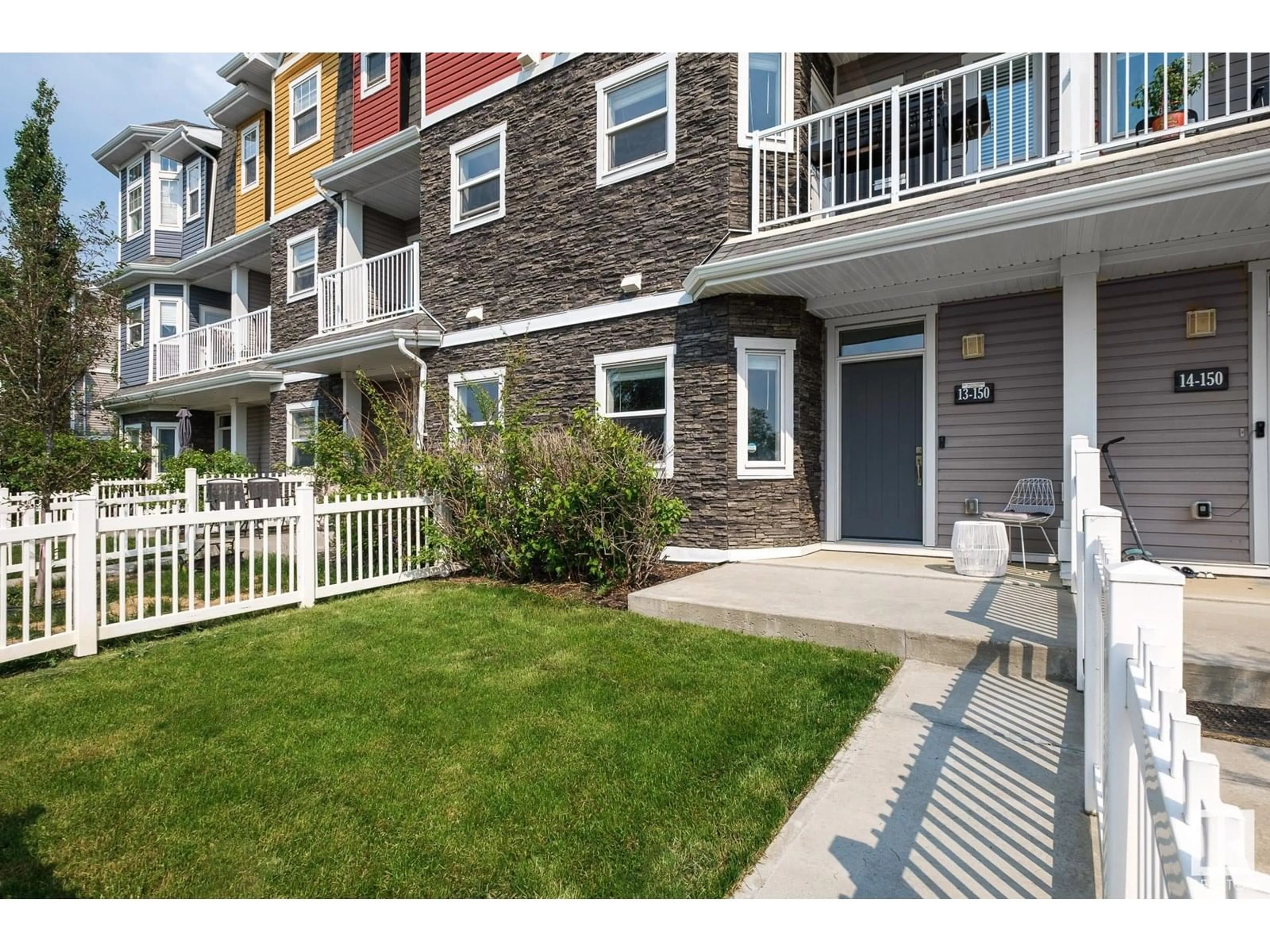 Home with vinyl exterior material, street for 13 150 EVERITT DR, St. Albert Alberta T8N7R8