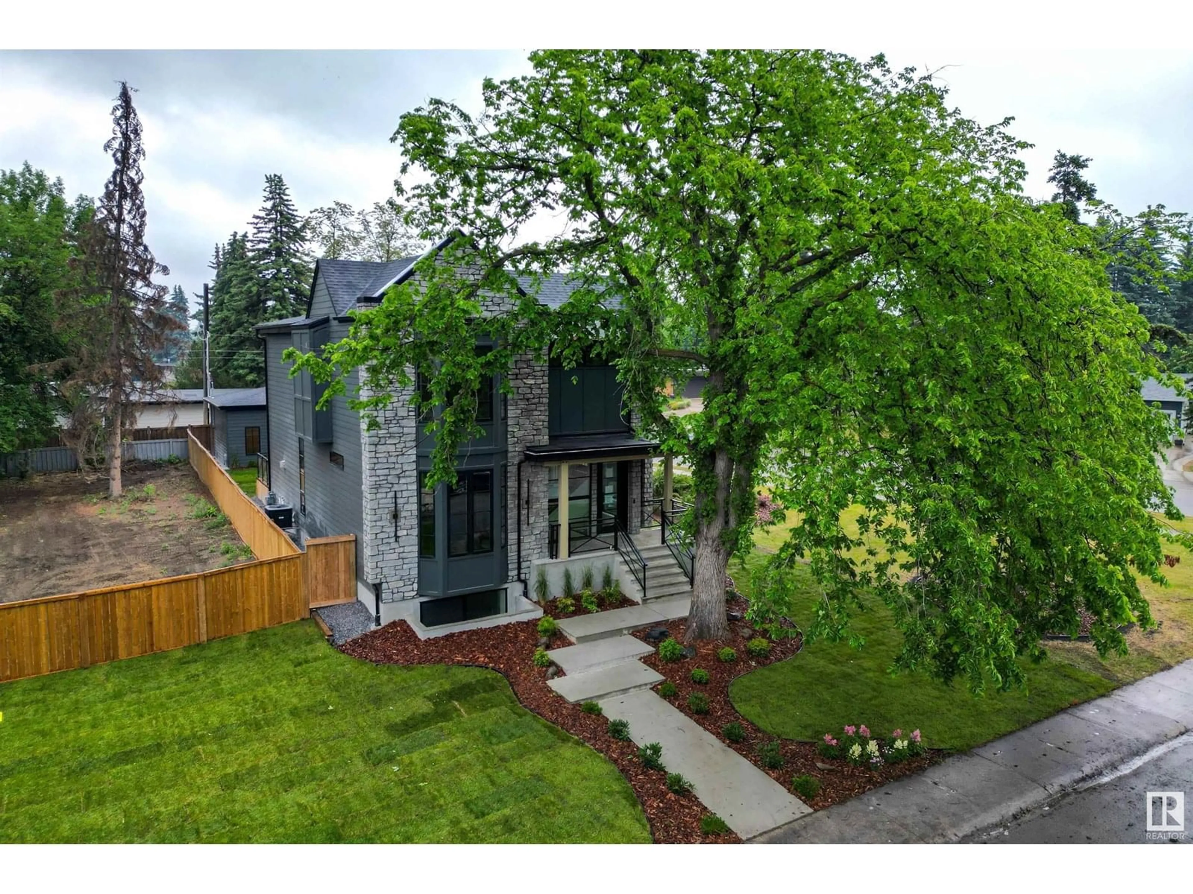Unknown for NW - 13804 85 AVE, Edmonton Alberta T5R3Y7