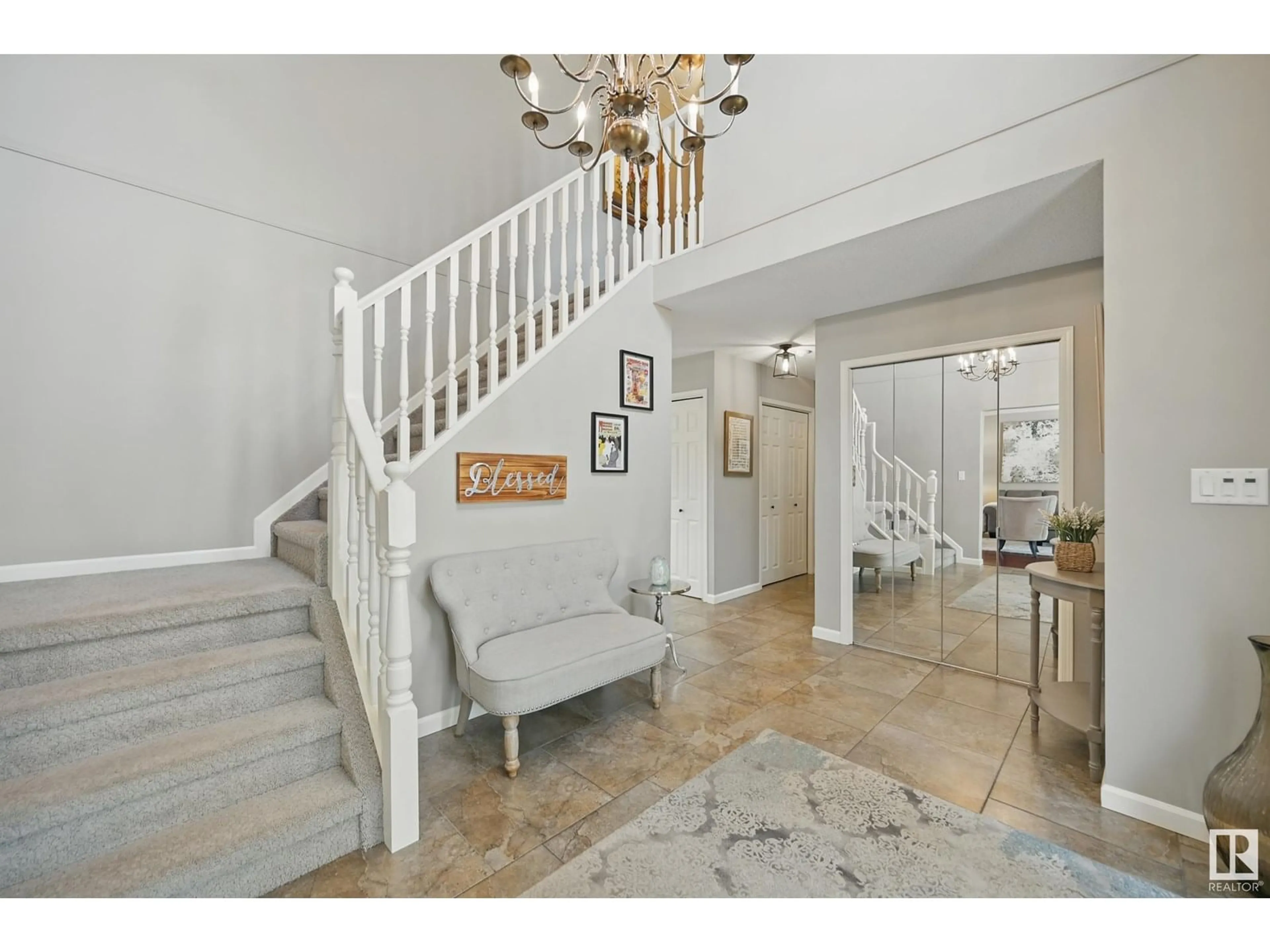 Indoor foyer for 24 BLUE QUILL CR, Edmonton Alberta T6J6C2