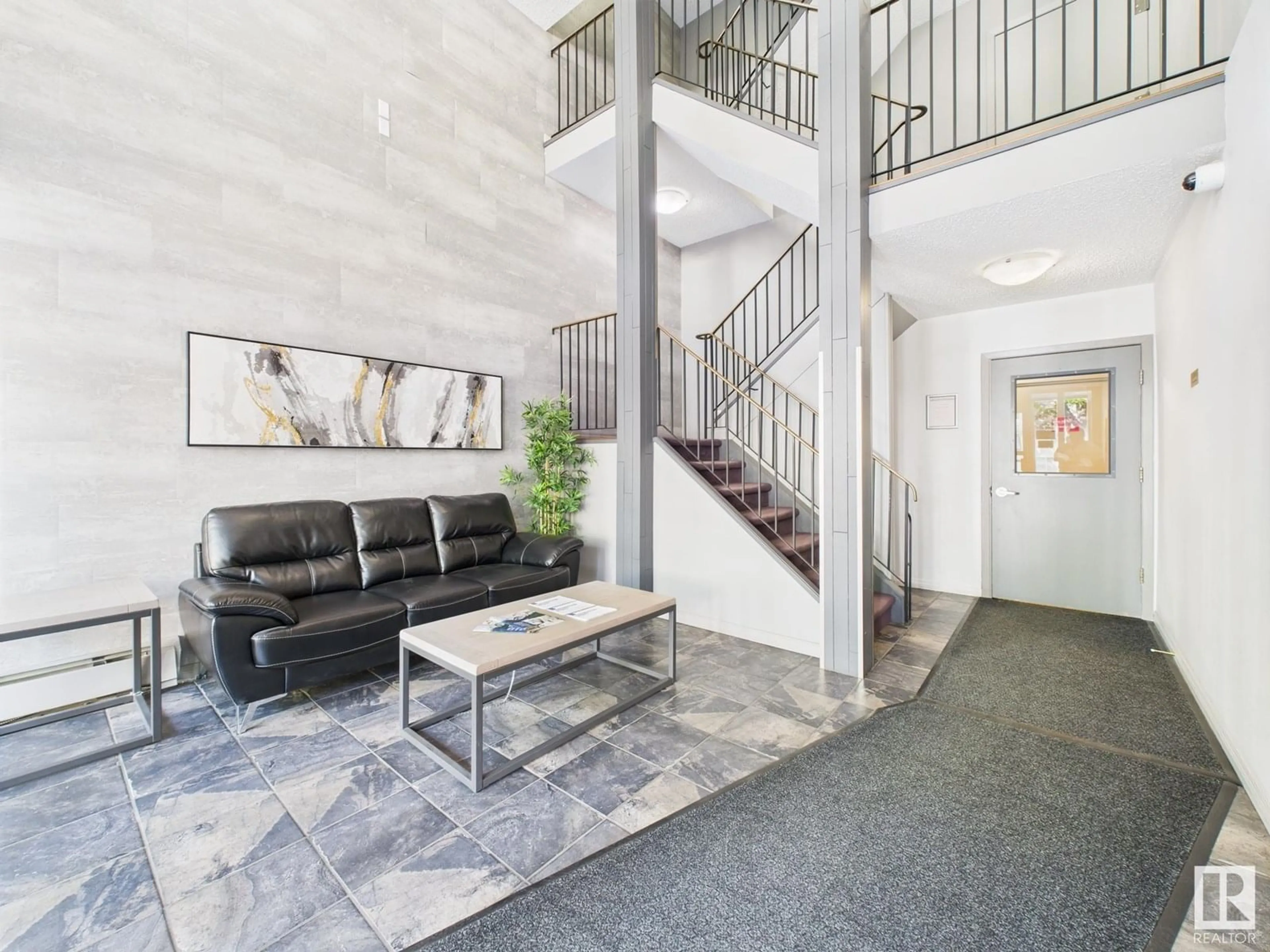 Indoor foyer for #23 - 10208 113 ST, Edmonton Alberta T5K1P4