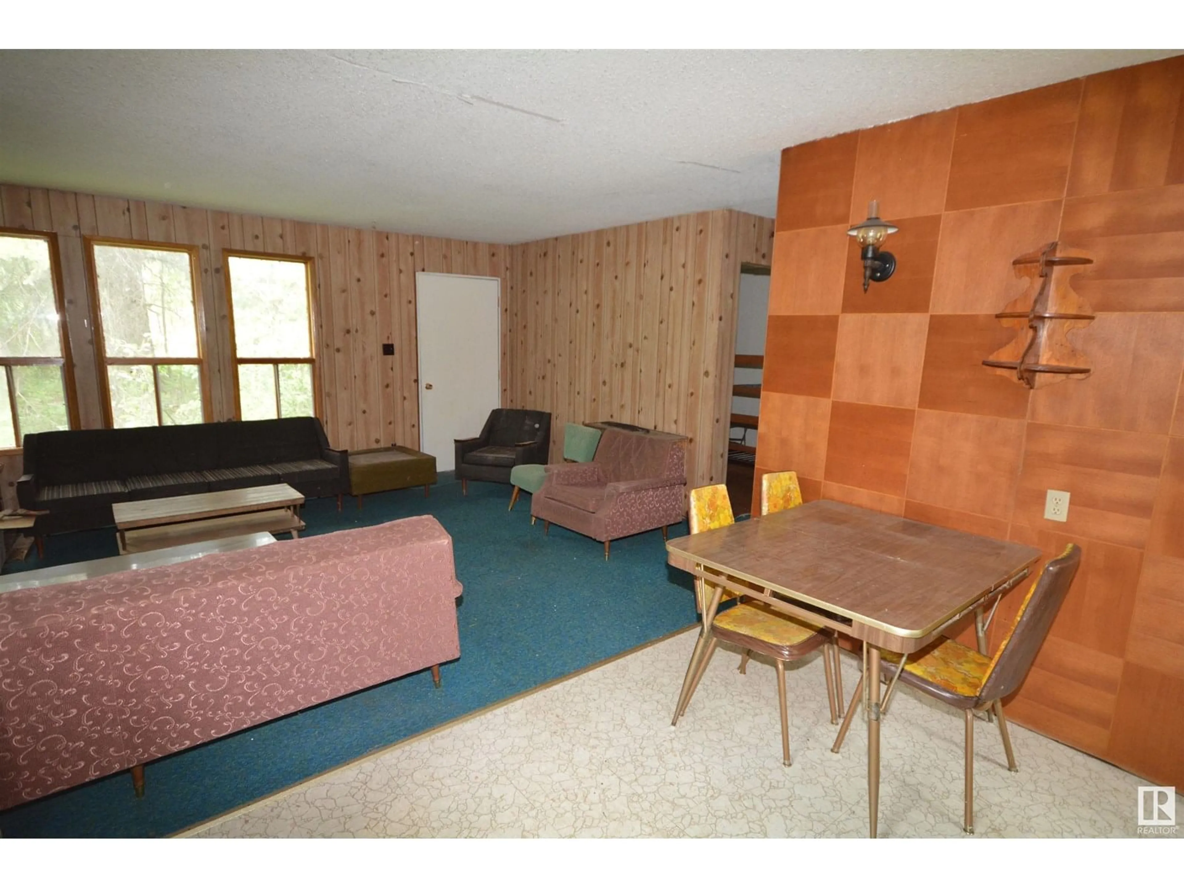 A pic of a room for 5073 5TH ST, Rural Lac Ste. Anne County Alberta T0E1V0