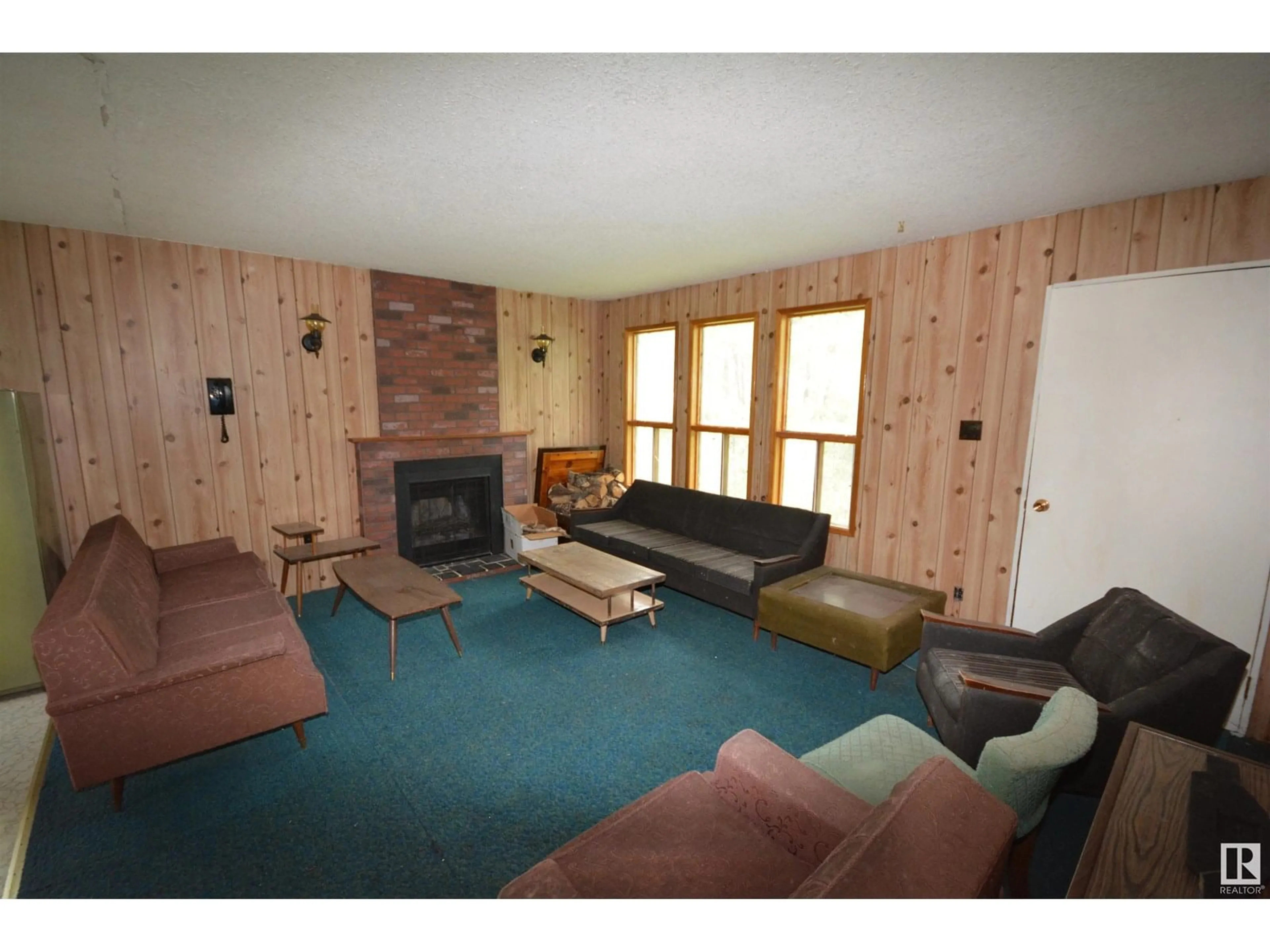 Living room with furniture, unknown for 5073 5TH ST, Rural Lac Ste. Anne County Alberta T0E1V0
