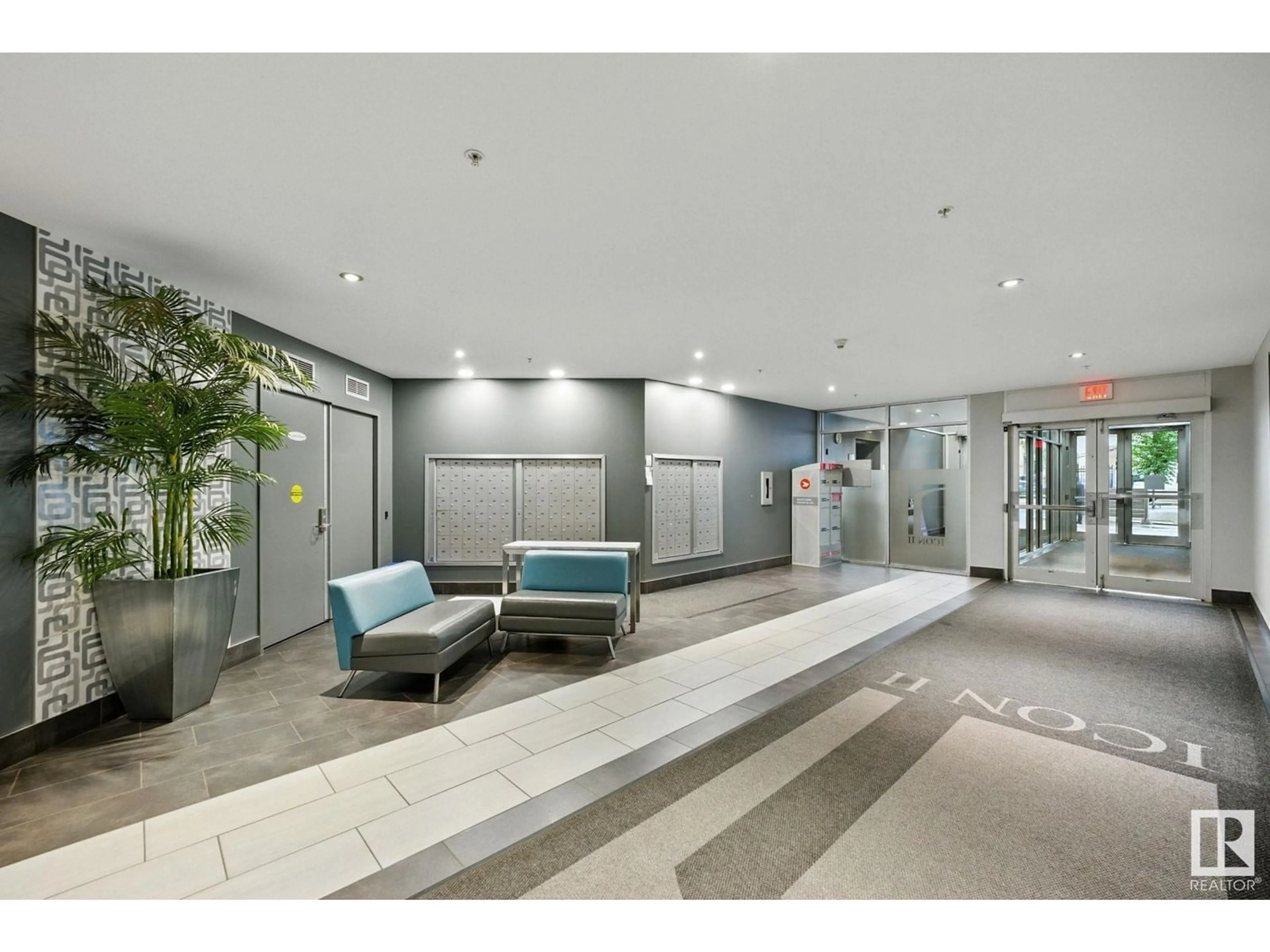 Indoor foyer for 701 - 10152 104 ST NW, Edmonton Alberta T5J0B6