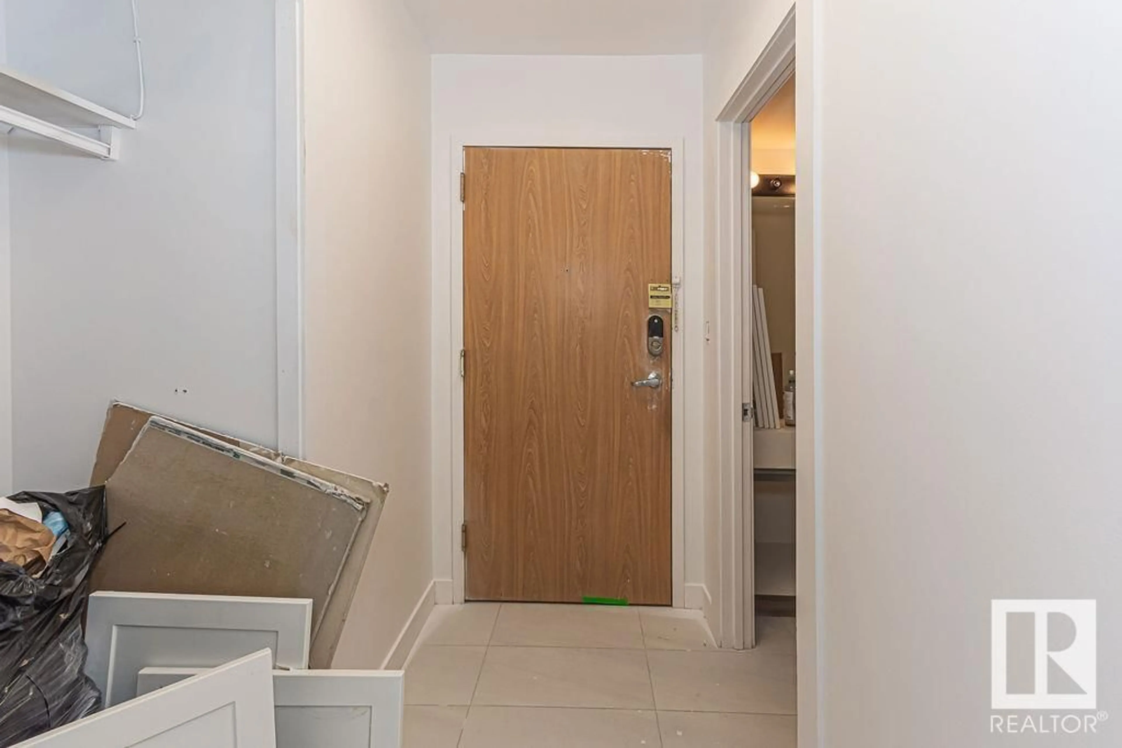 Indoor foyer for 312 - 18004 95 AV NW, Edmonton Alberta T5T5W3