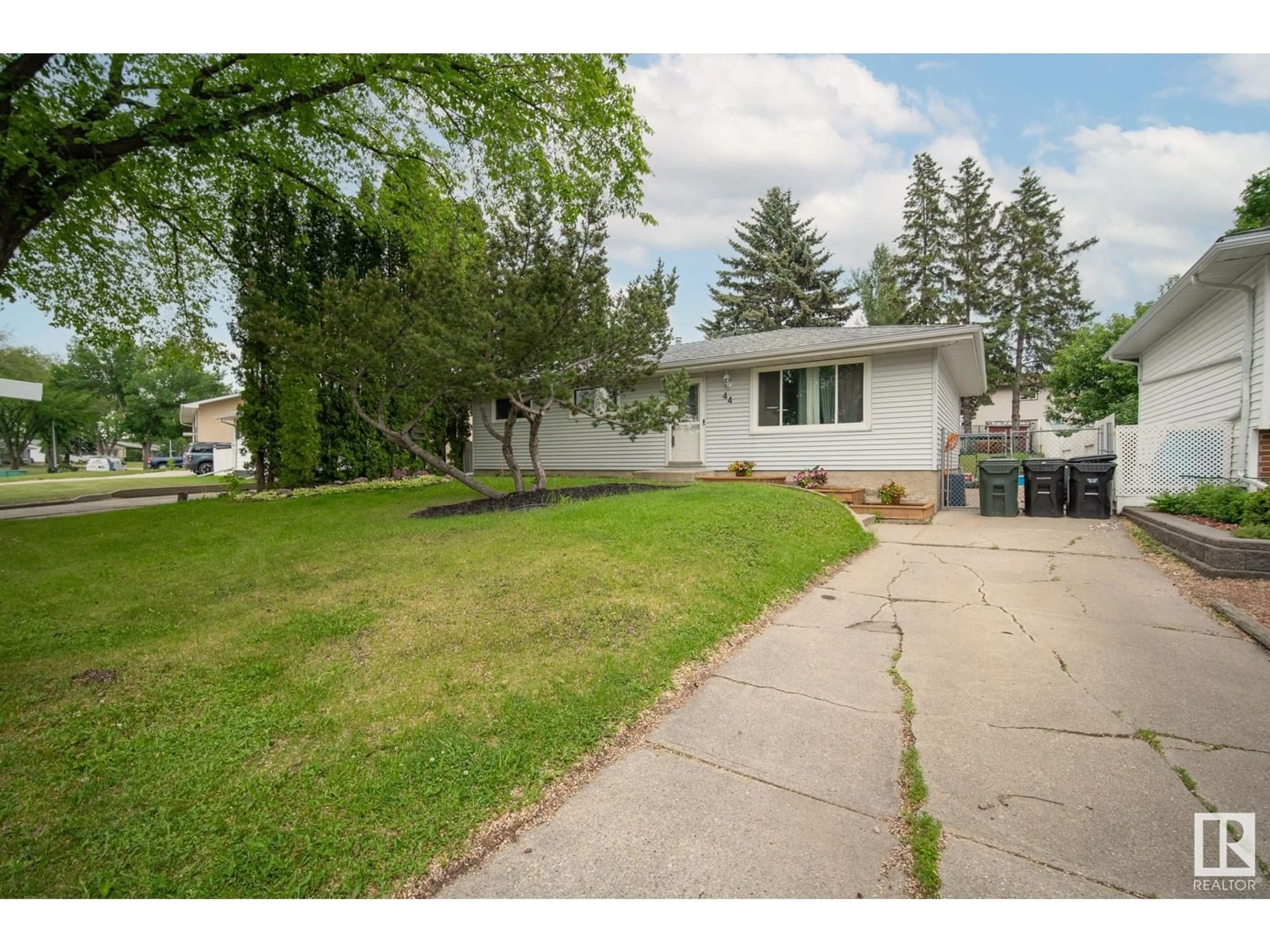 A pic from outside/outdoor area/front of a property/back of a property/a pic from drone, street for 44 MARION DR, Sherwood Park Alberta T8A0M1