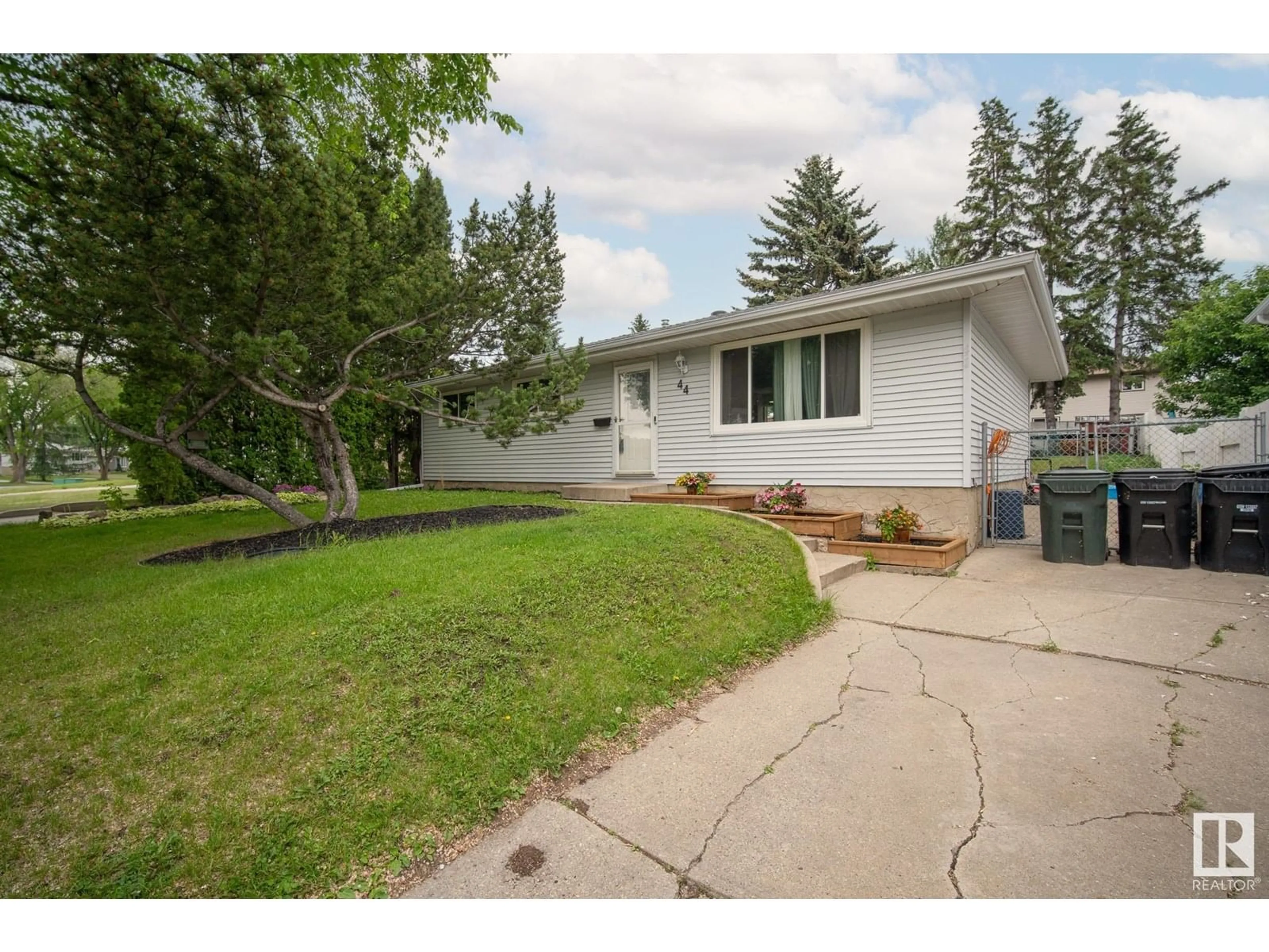 Unknown for 44 MARION DR, Sherwood Park Alberta T8A0M1