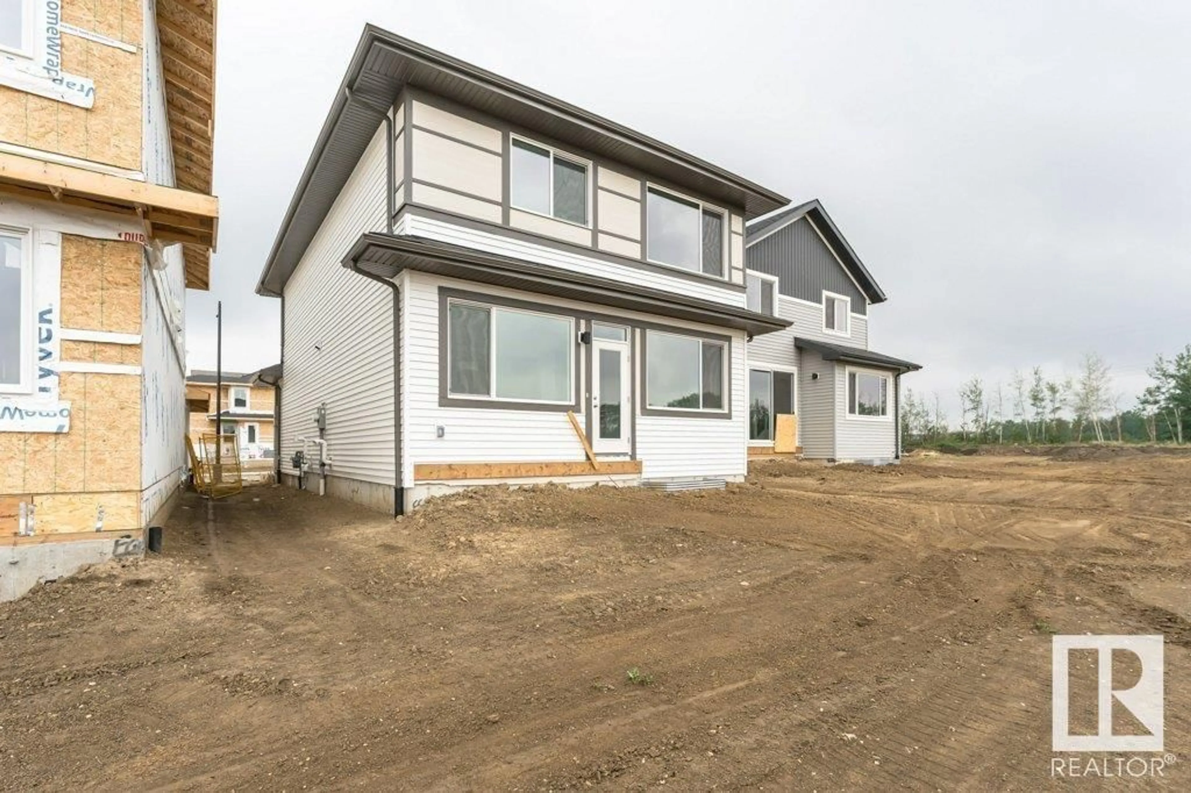 Home with vinyl exterior material, building for 3947 WREN LO NW, Edmonton Alberta T5S0T1