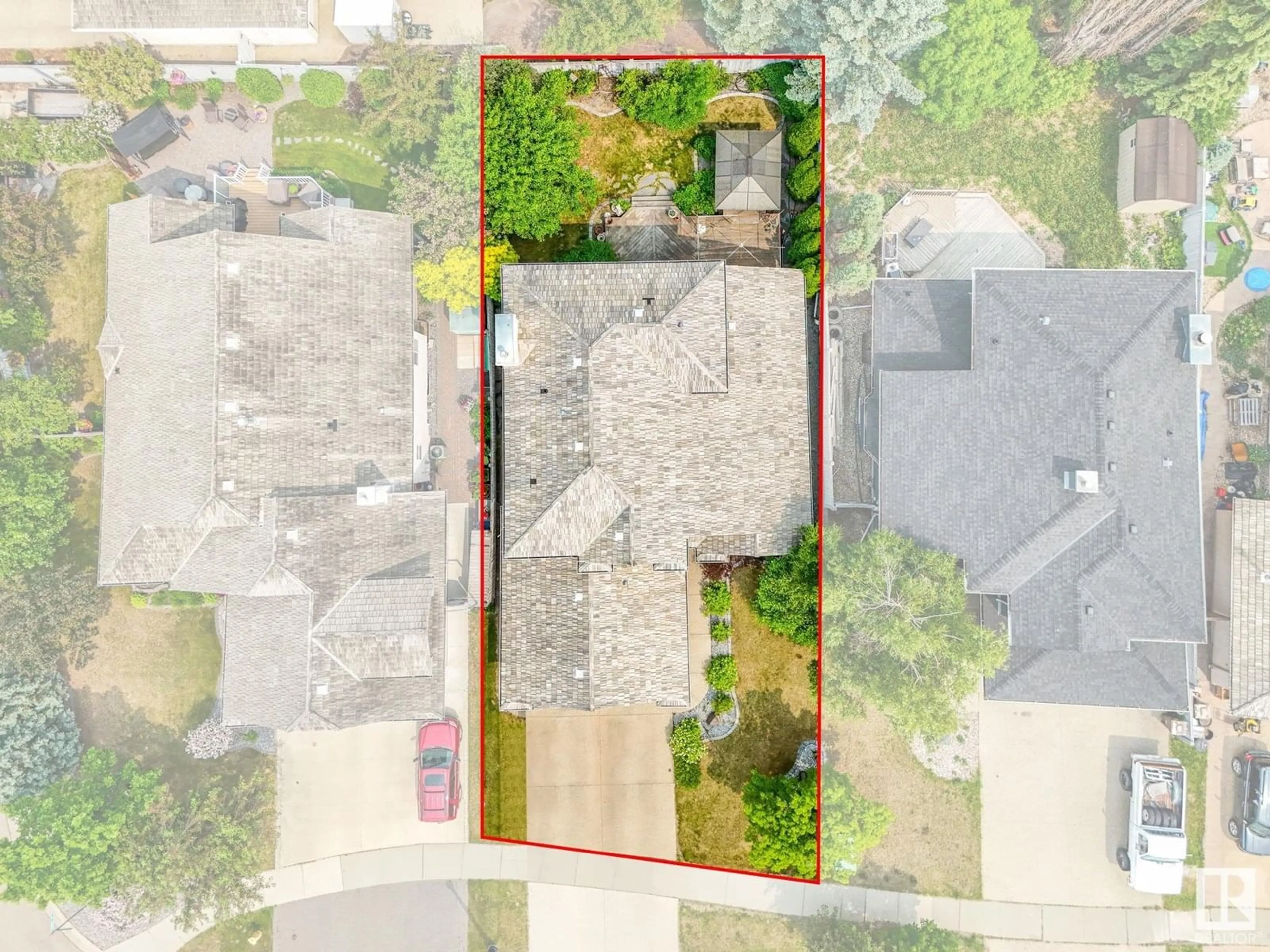 A pic from outside/outdoor area/front of a property/back of a property/a pic from drone, street for 56 LEONARD DR, St. Albert Alberta T8N6T3