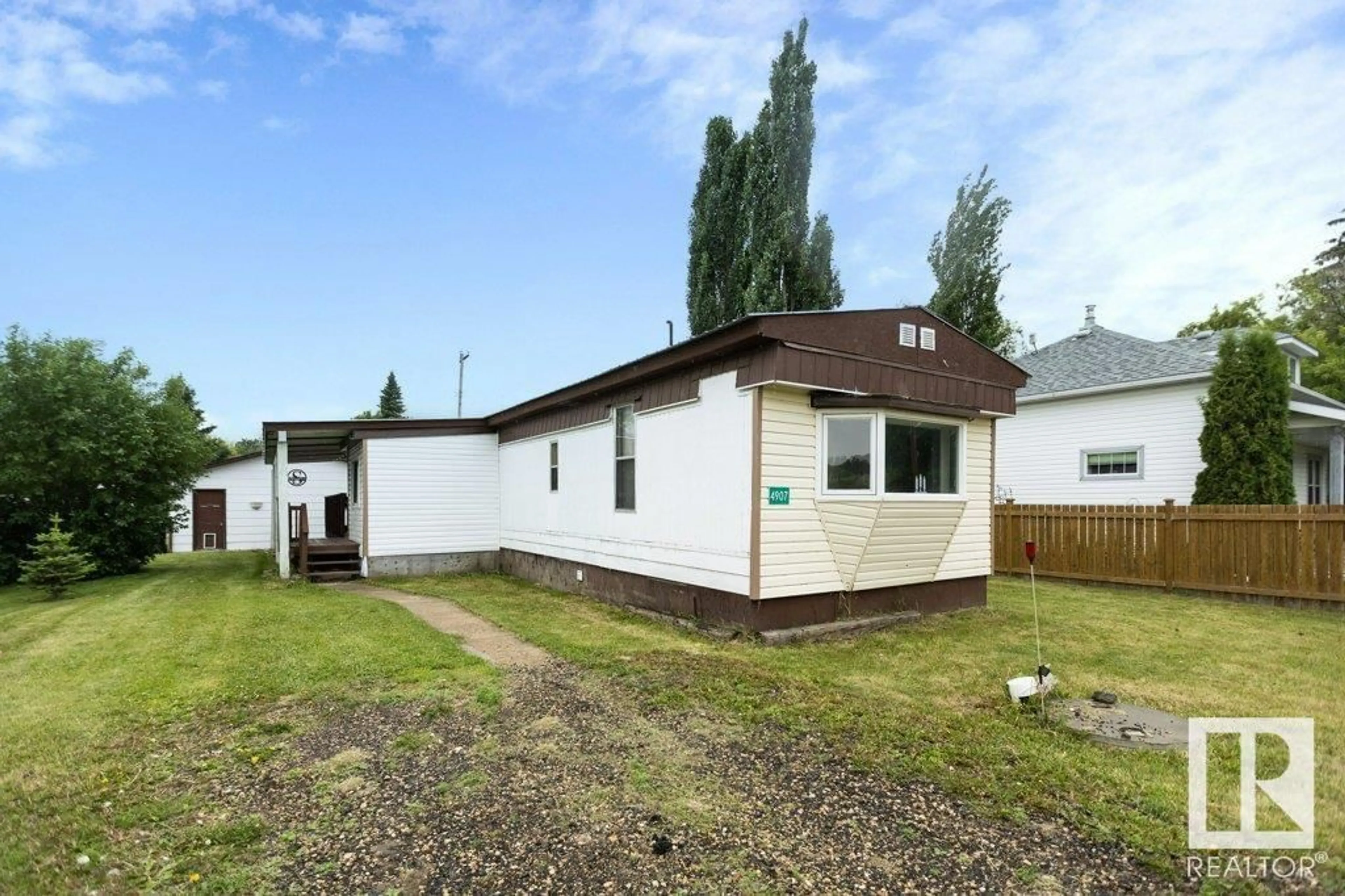 Unknown for 4907 51 AV, Pickardville Alberta T0H1W0