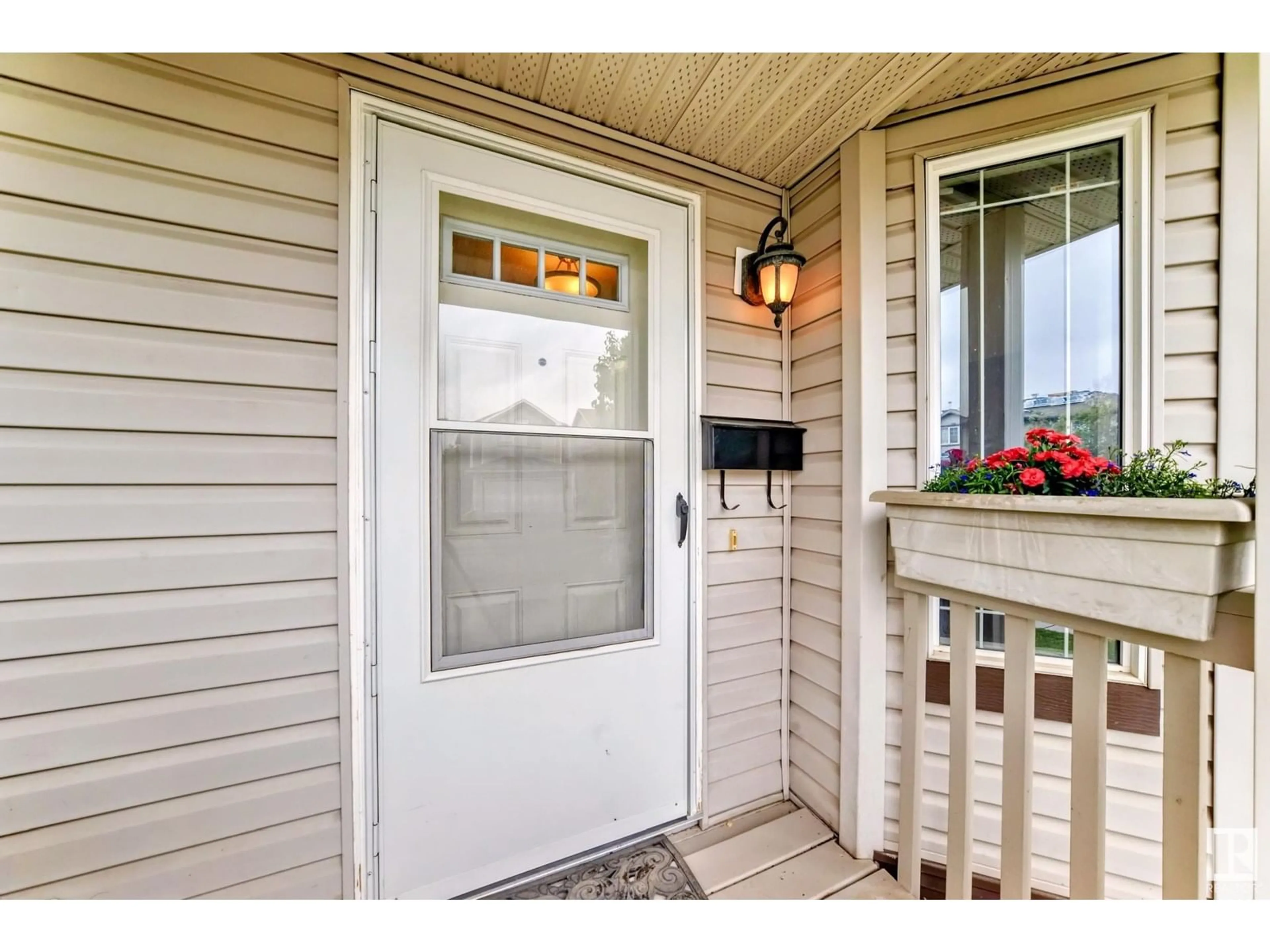 Indoor entryway for 11716 167A AV, Edmonton Alberta T5X6J5