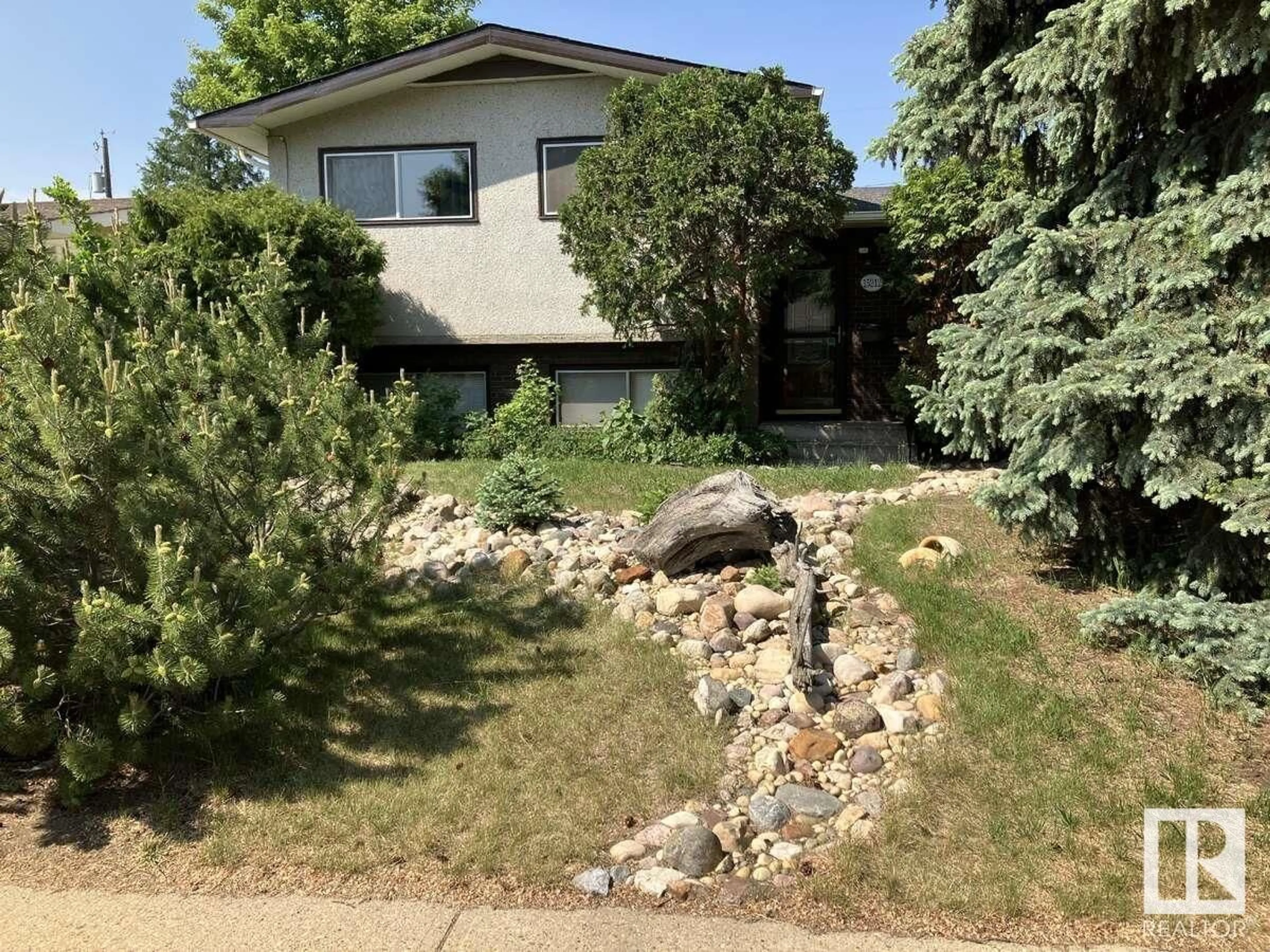 Unknown for 15212 86 AV, Edmonton Alberta T5R4C3