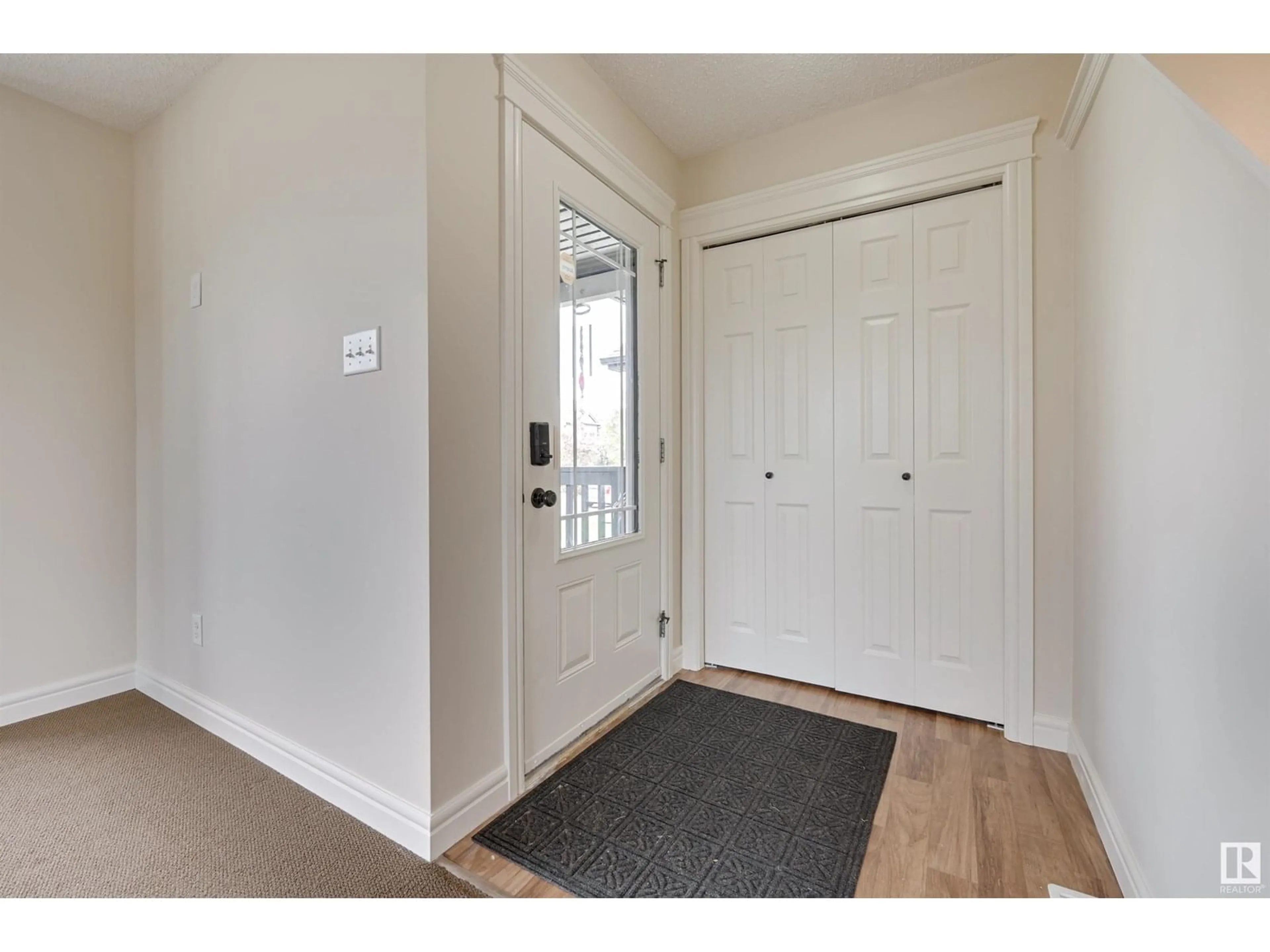 Indoor entryway for 1807 52 ST, Edmonton Alberta T6X1Y1