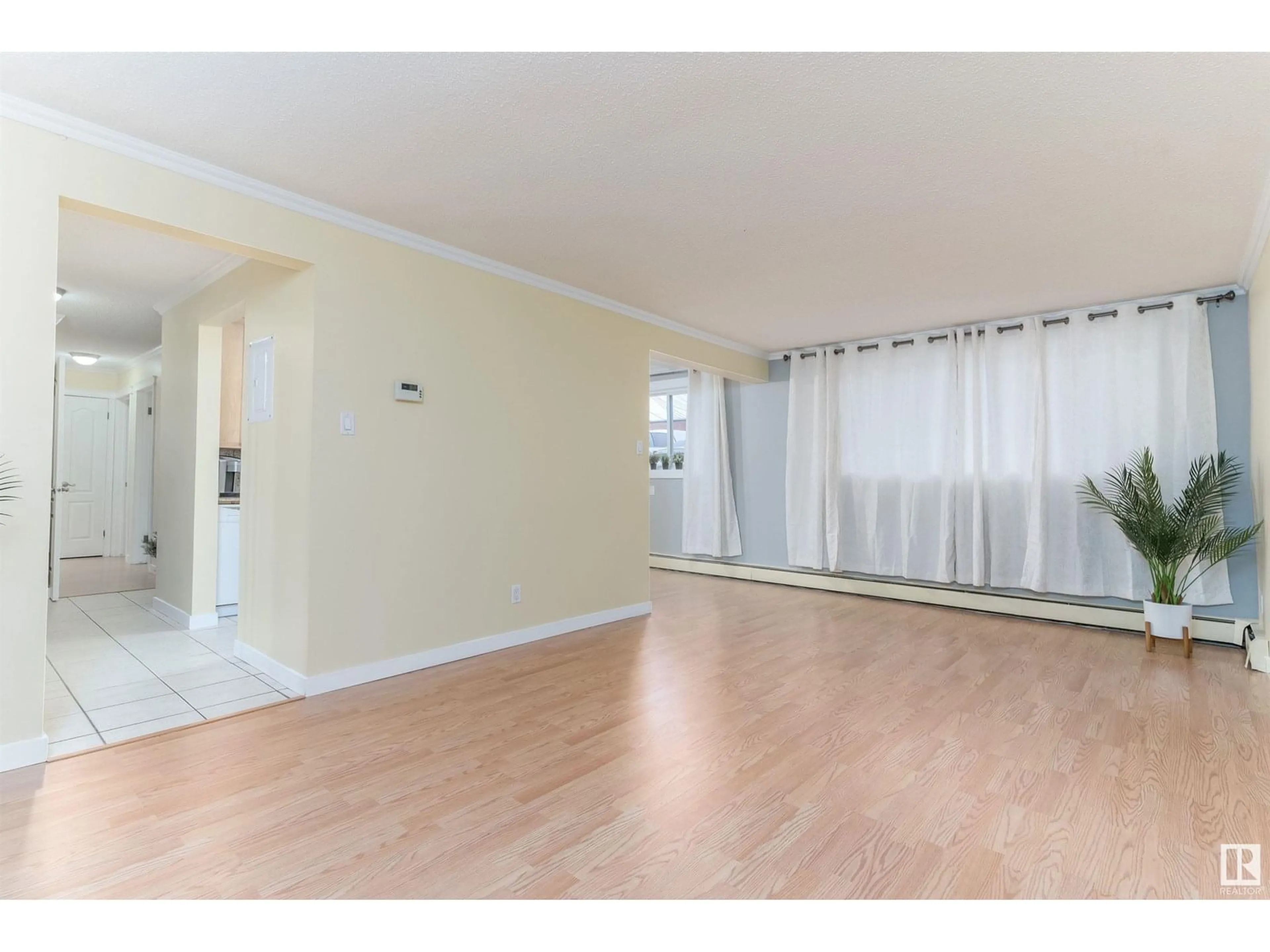 A pic of a room for 9925 83 AV, Edmonton Alberta T6E2B9