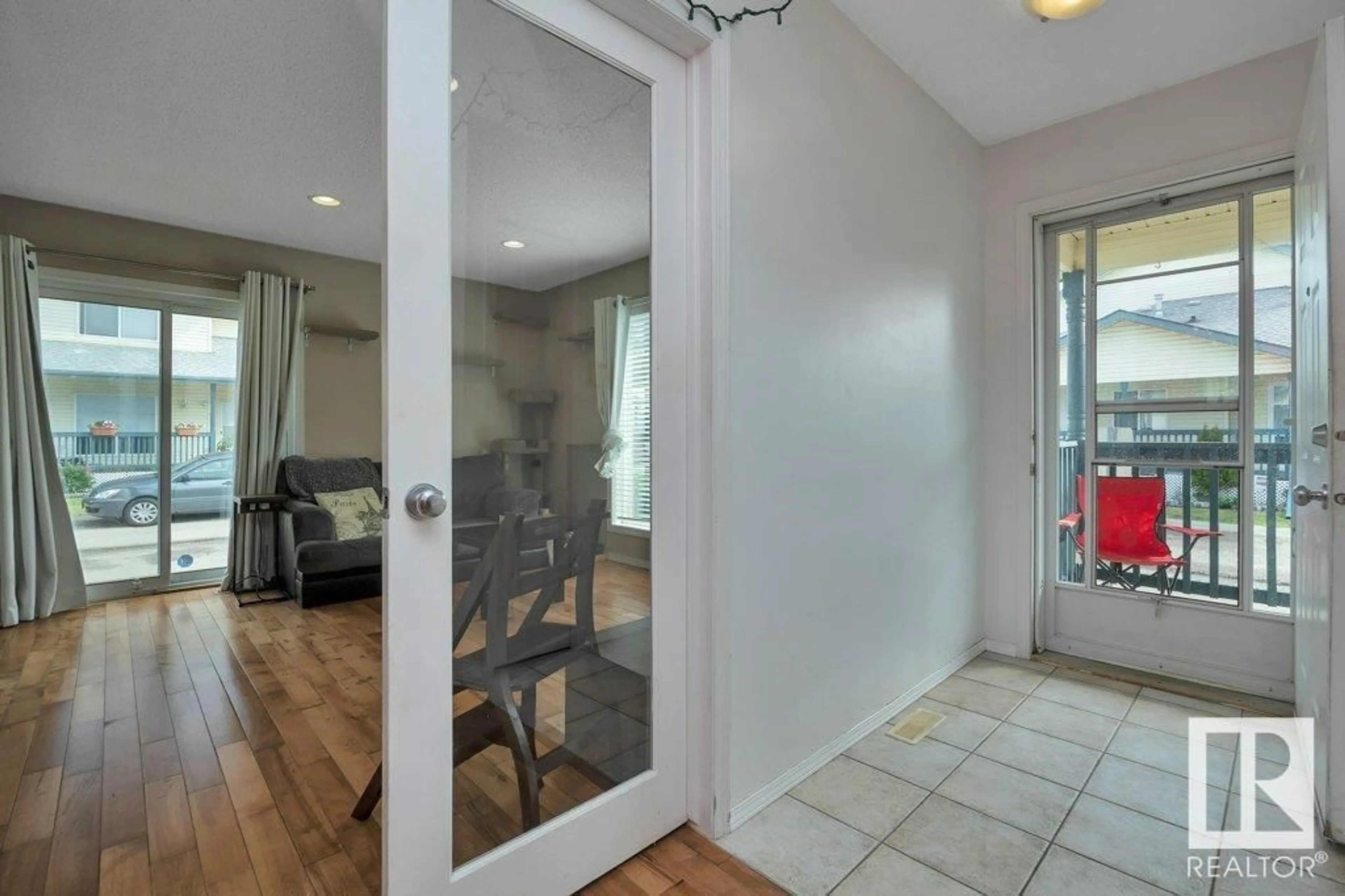 Indoor entryway for 10909 106 ST, Edmonton Alberta T5H4M7