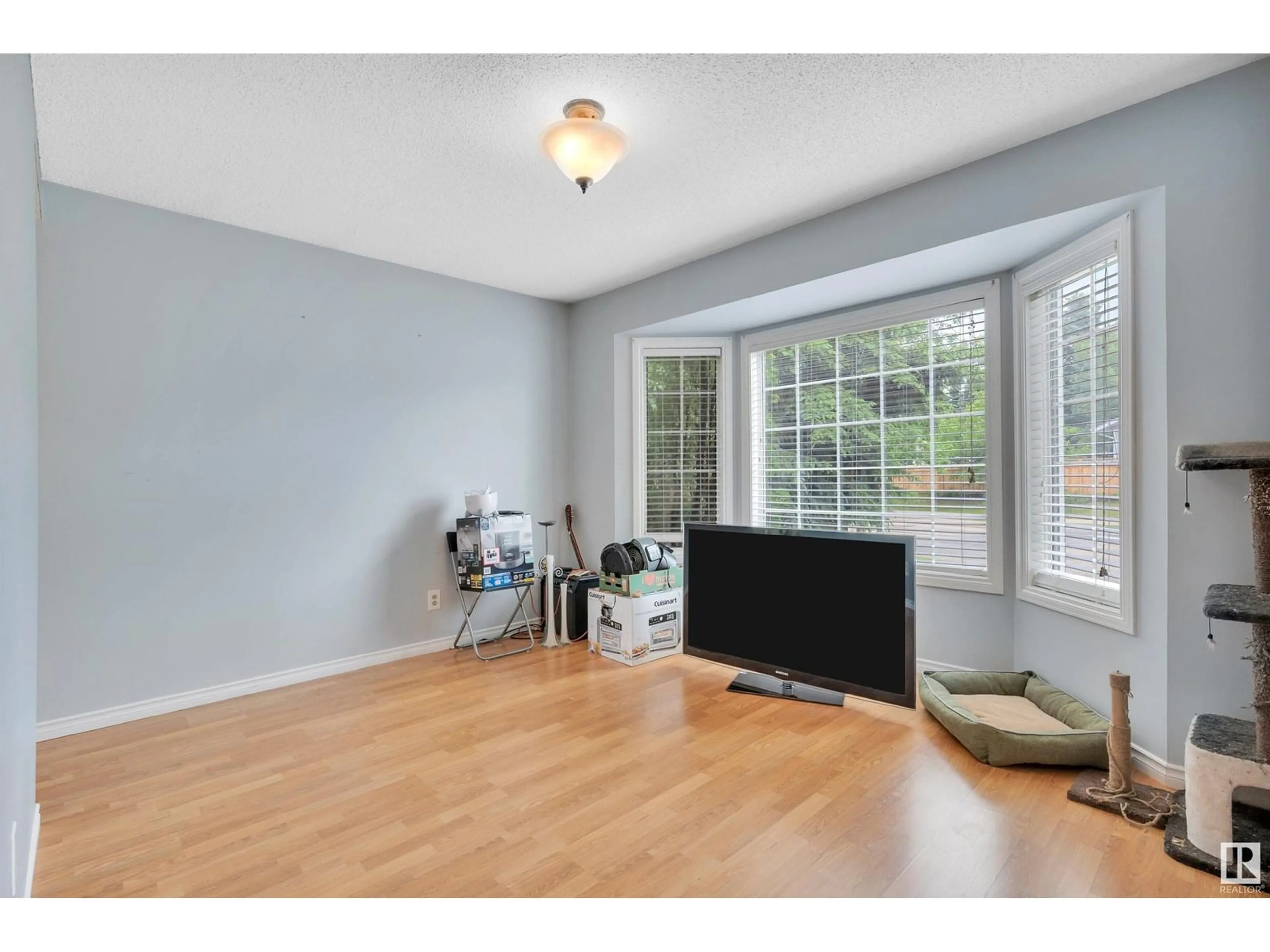 A pic of a room for 44 HIGHCLIFF RD, Sherwood Park Alberta T8A5K9
