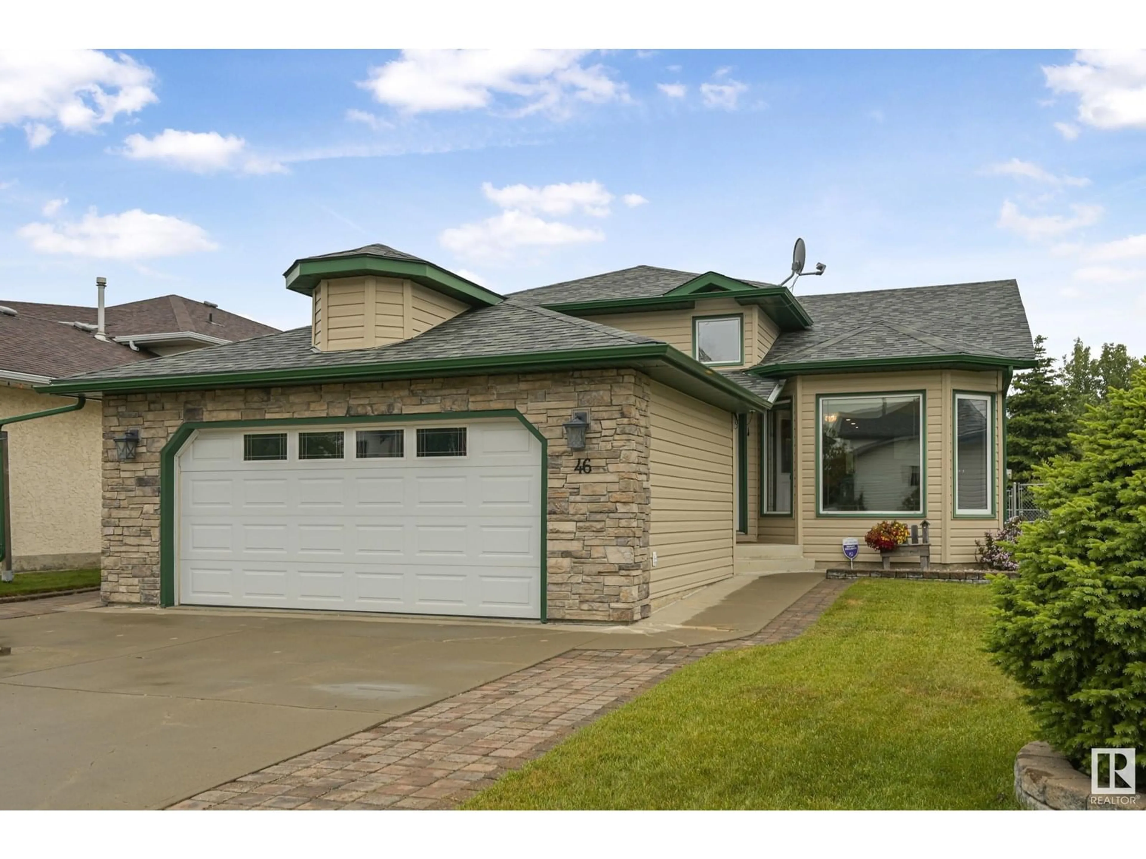 Home with vinyl exterior material, street for 46 DEER PARK WY, Spruce Grove Alberta T7X3K4