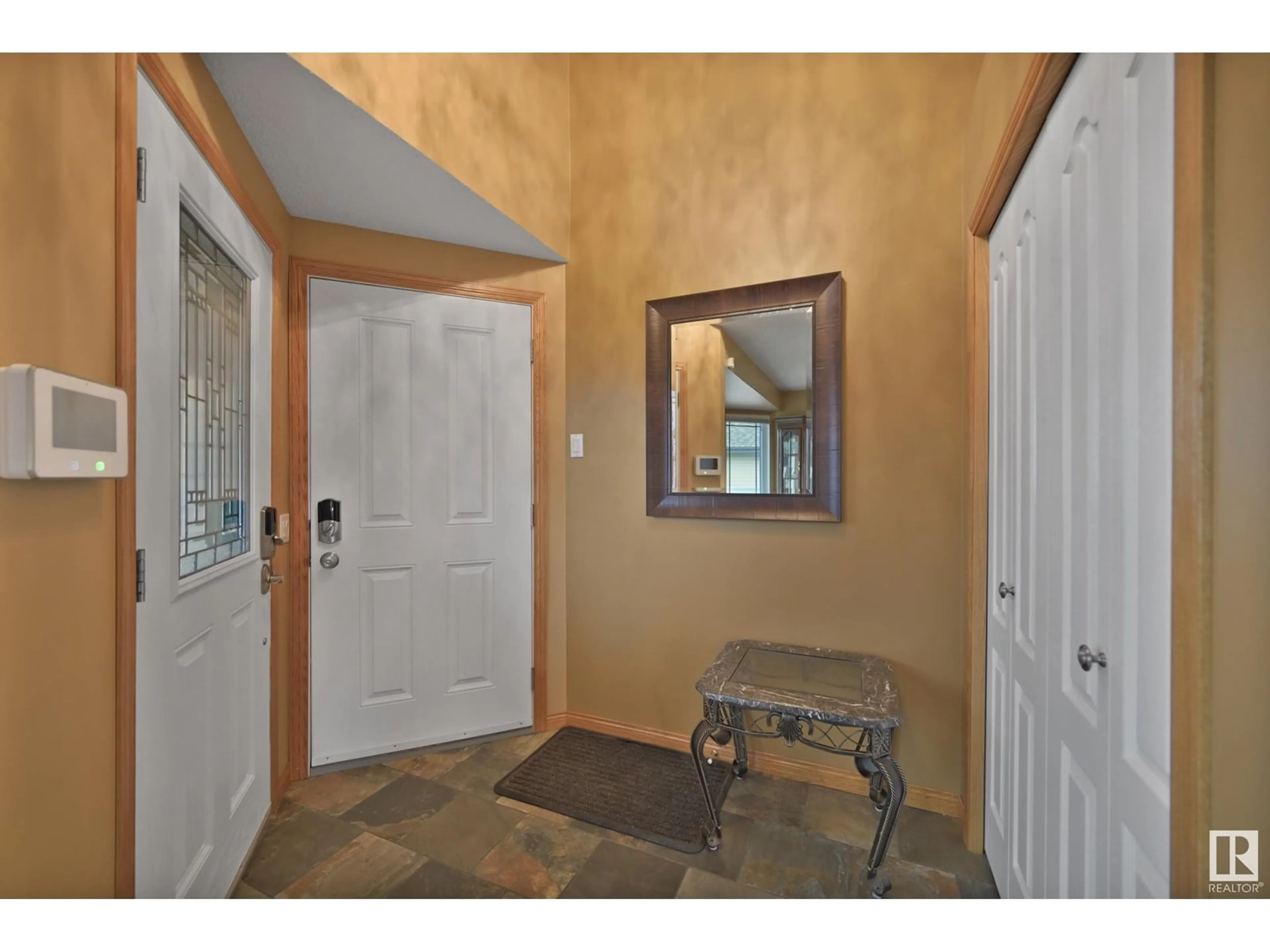Indoor entryway for 46 DEER PARK WY, Spruce Grove Alberta T7X3K4