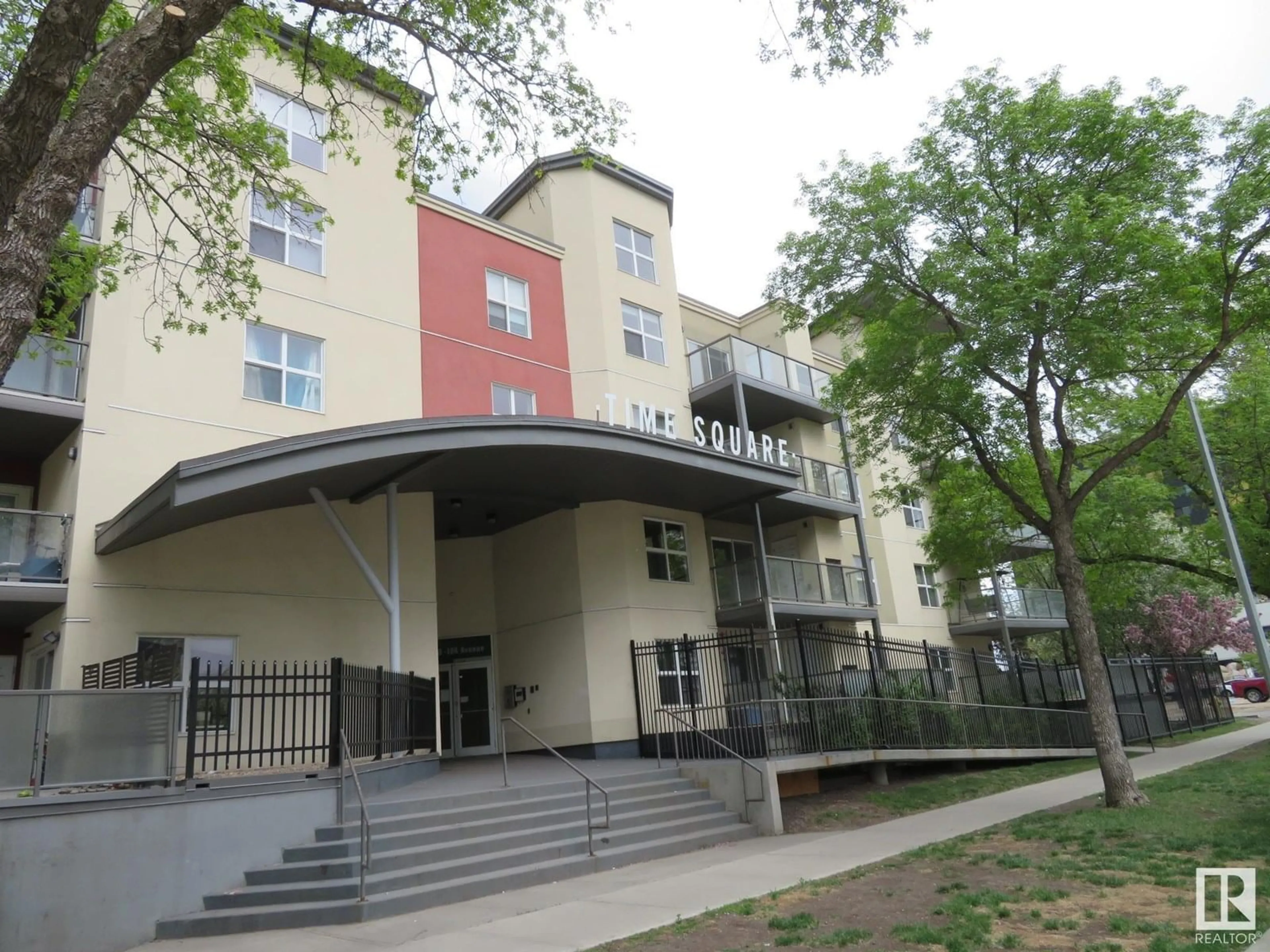 Patio, building for #107 - 10118 106 AV, Edmonton Alberta T5H0B8
