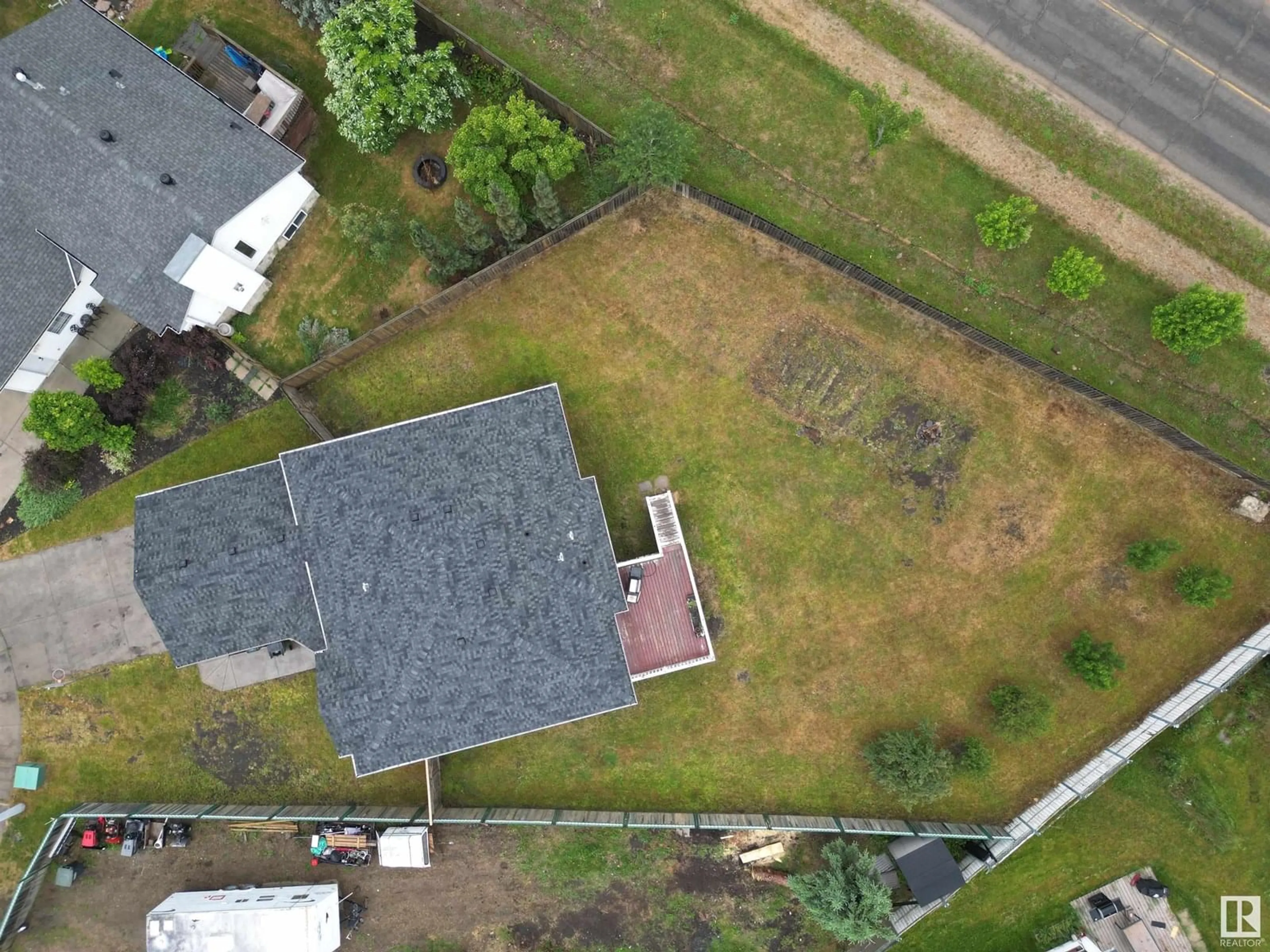 A pic from outside/outdoor area/front of a property/back of a property/a pic from drone, street for 5236 49 AV, Onoway Alberta T0E1V0