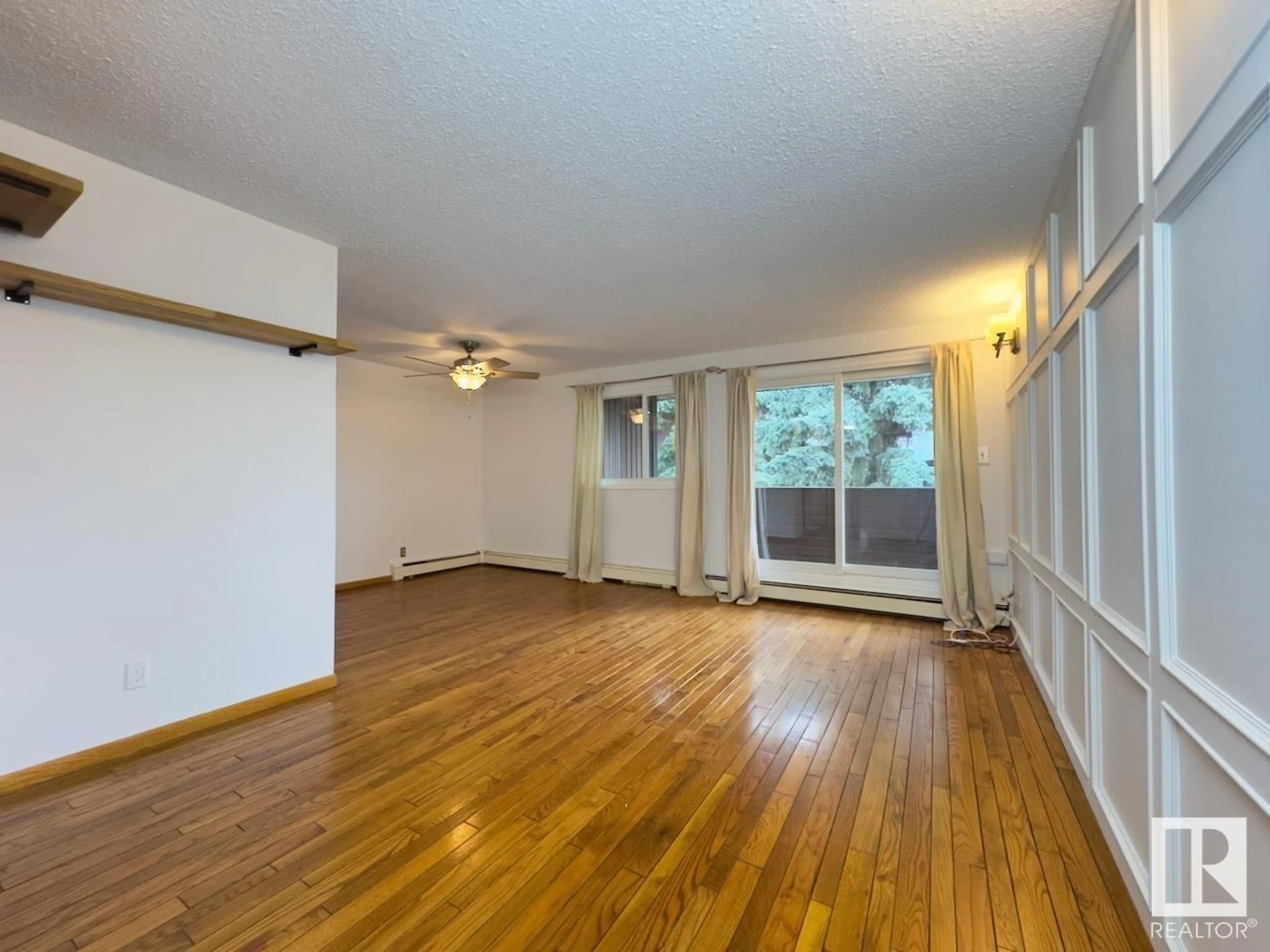 A pic of a room for #323 - 2327 119 ST NW, Edmonton Alberta T6J4E2