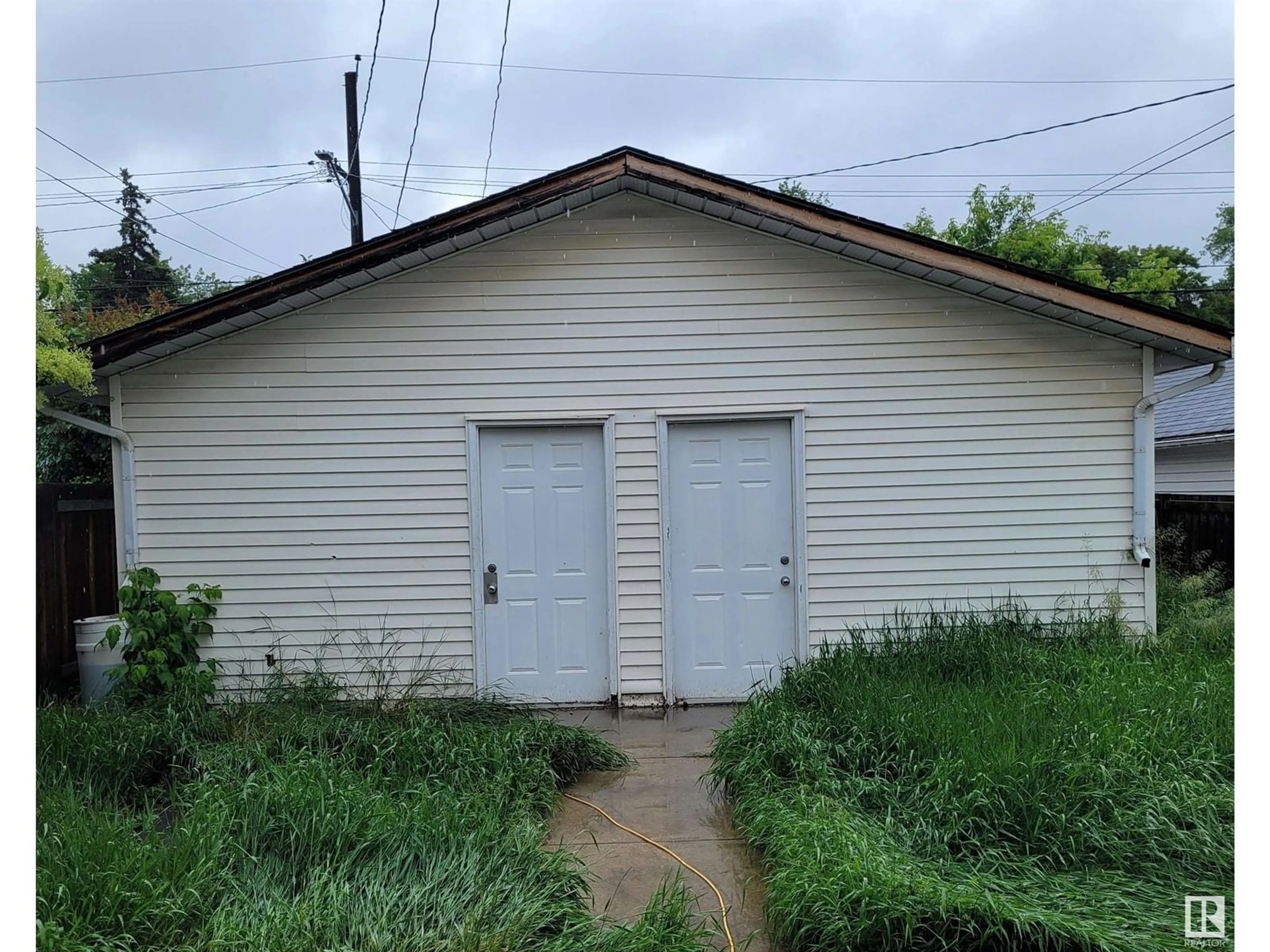 Shed for 11423 - 11421 89 ST, Edmonton Alberta T5B3T7