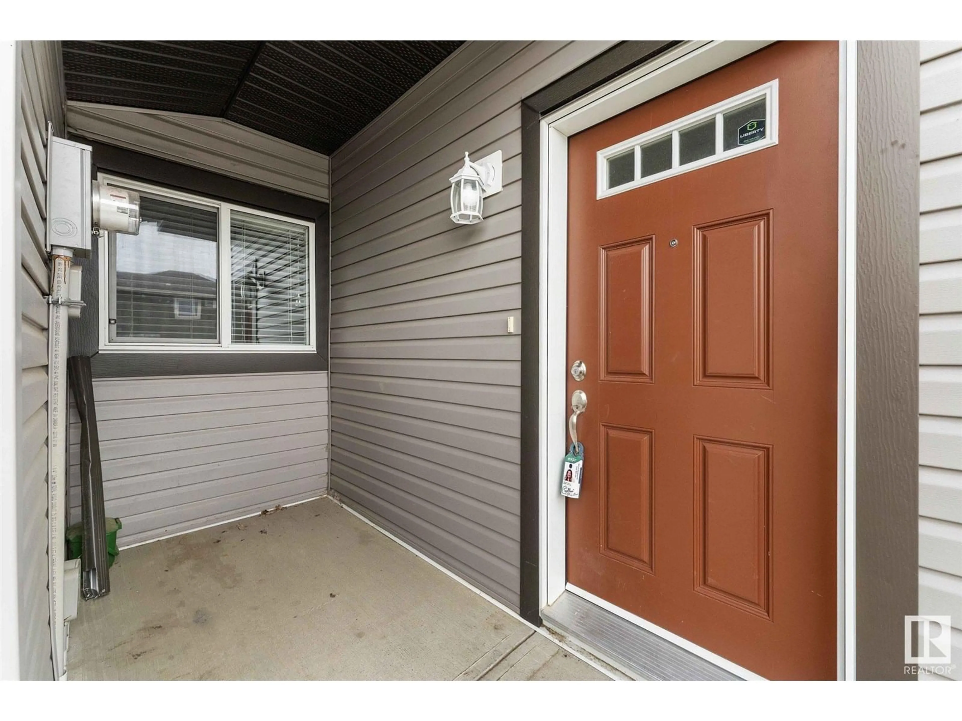 Indoor entryway for 219 BRICKYARD PL, Stony Plain Alberta T7Z0L2