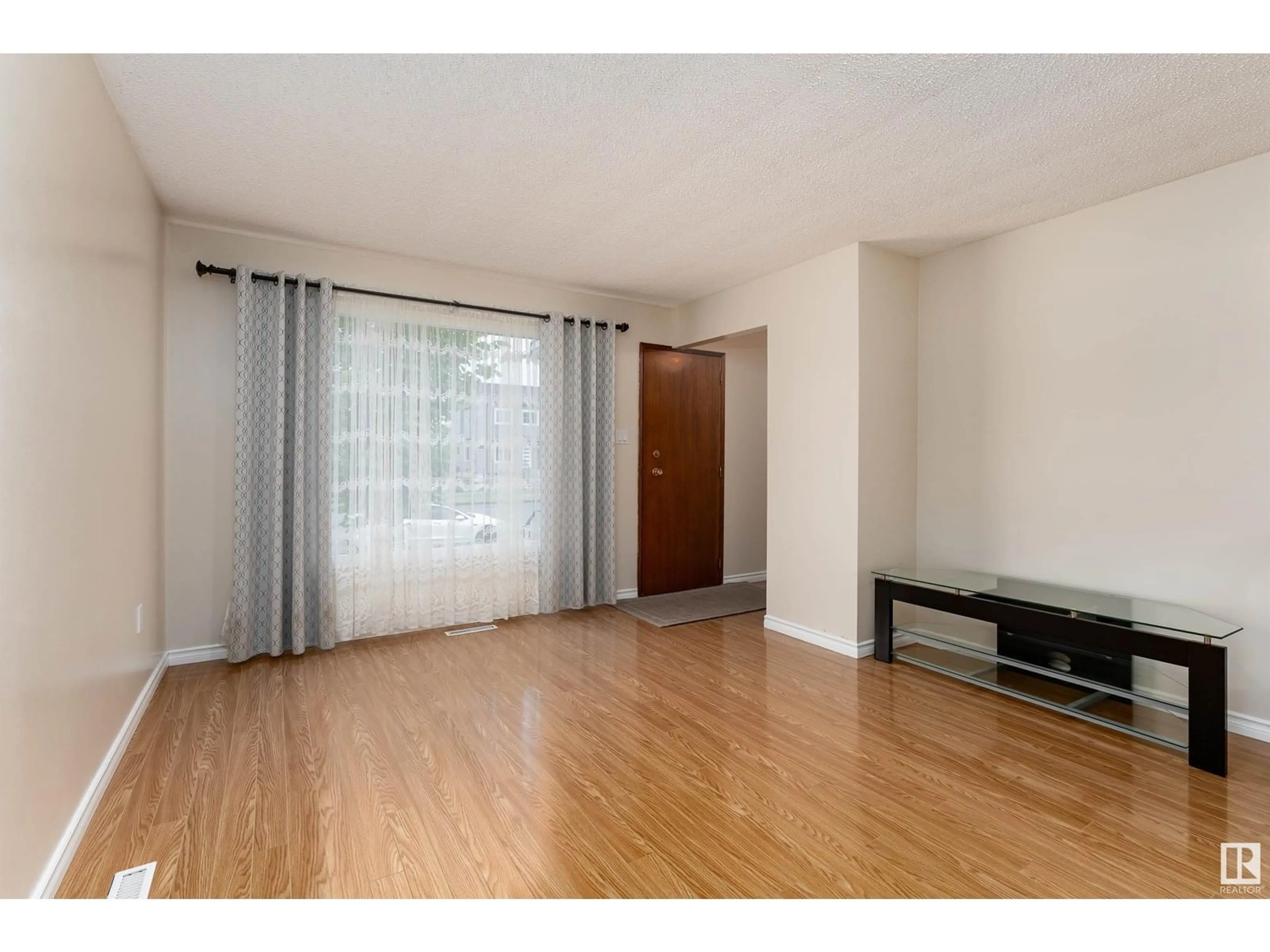 A pic of a room for 15820 100 AV NW, Edmonton Alberta T5P0L2