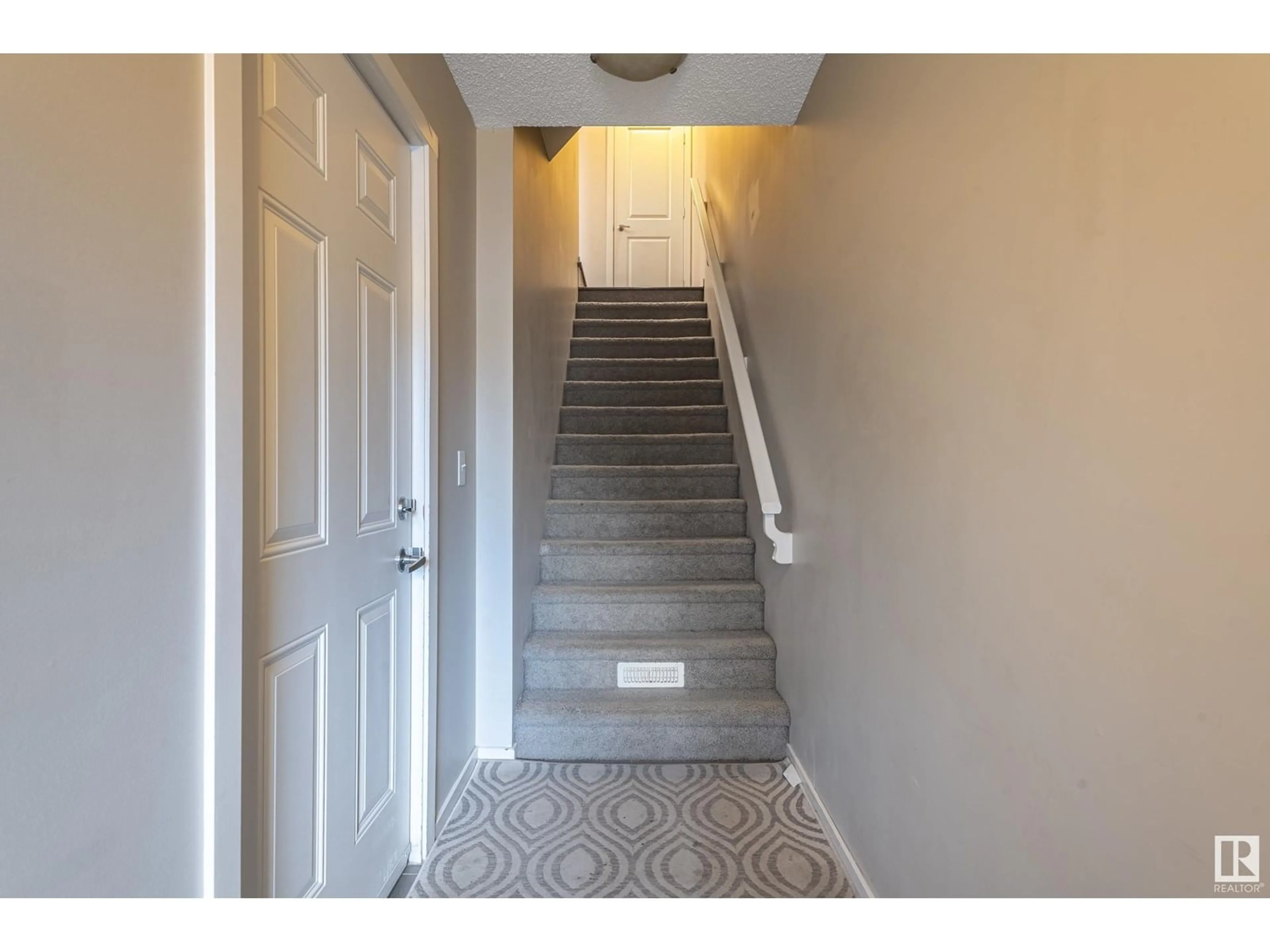 Indoor entryway for #25 - 603 WATT BV, Edmonton Alberta T6X0P3