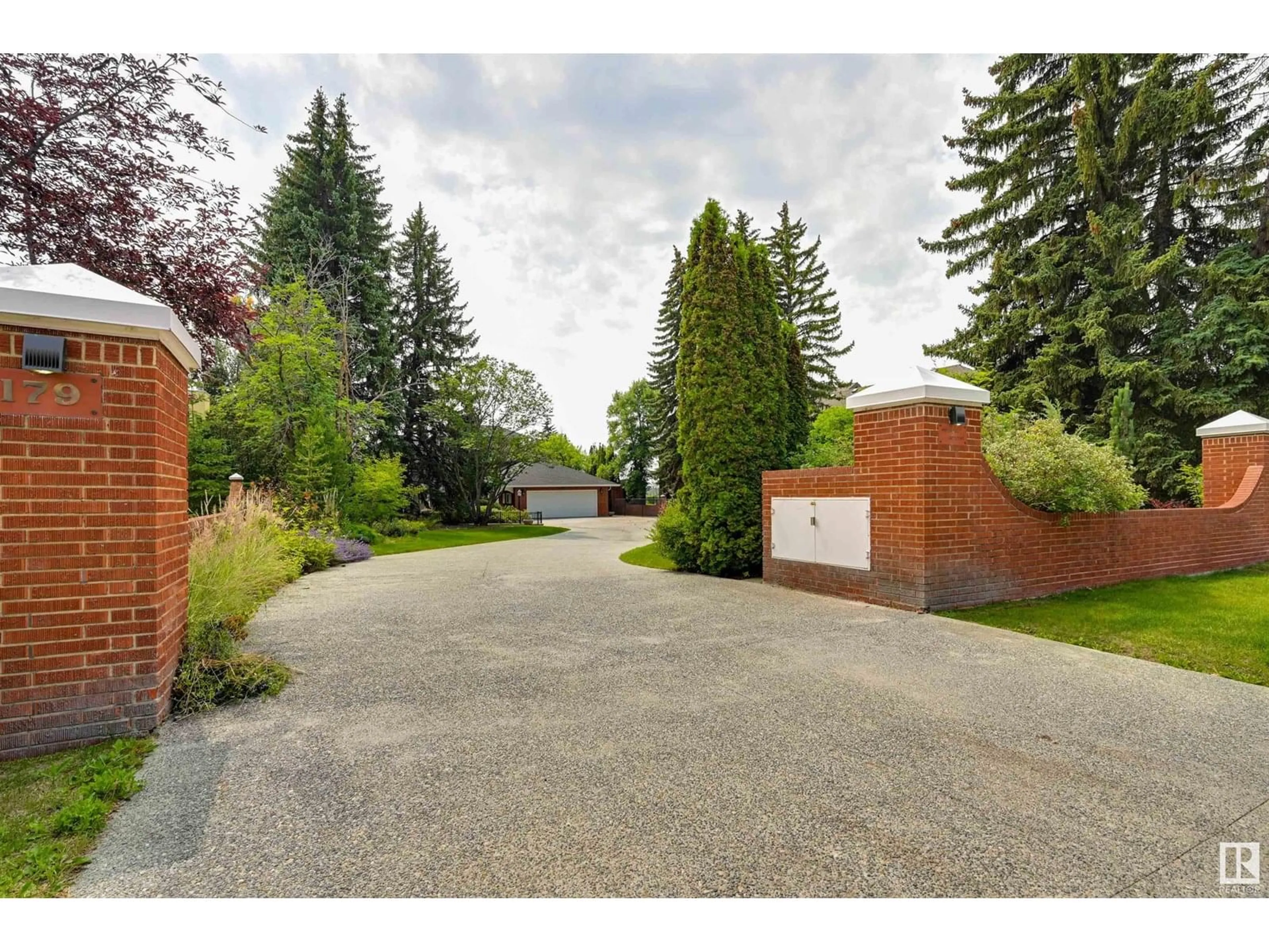 Unknown for 179 QUESNELL CR, Edmonton Alberta T5R5P1