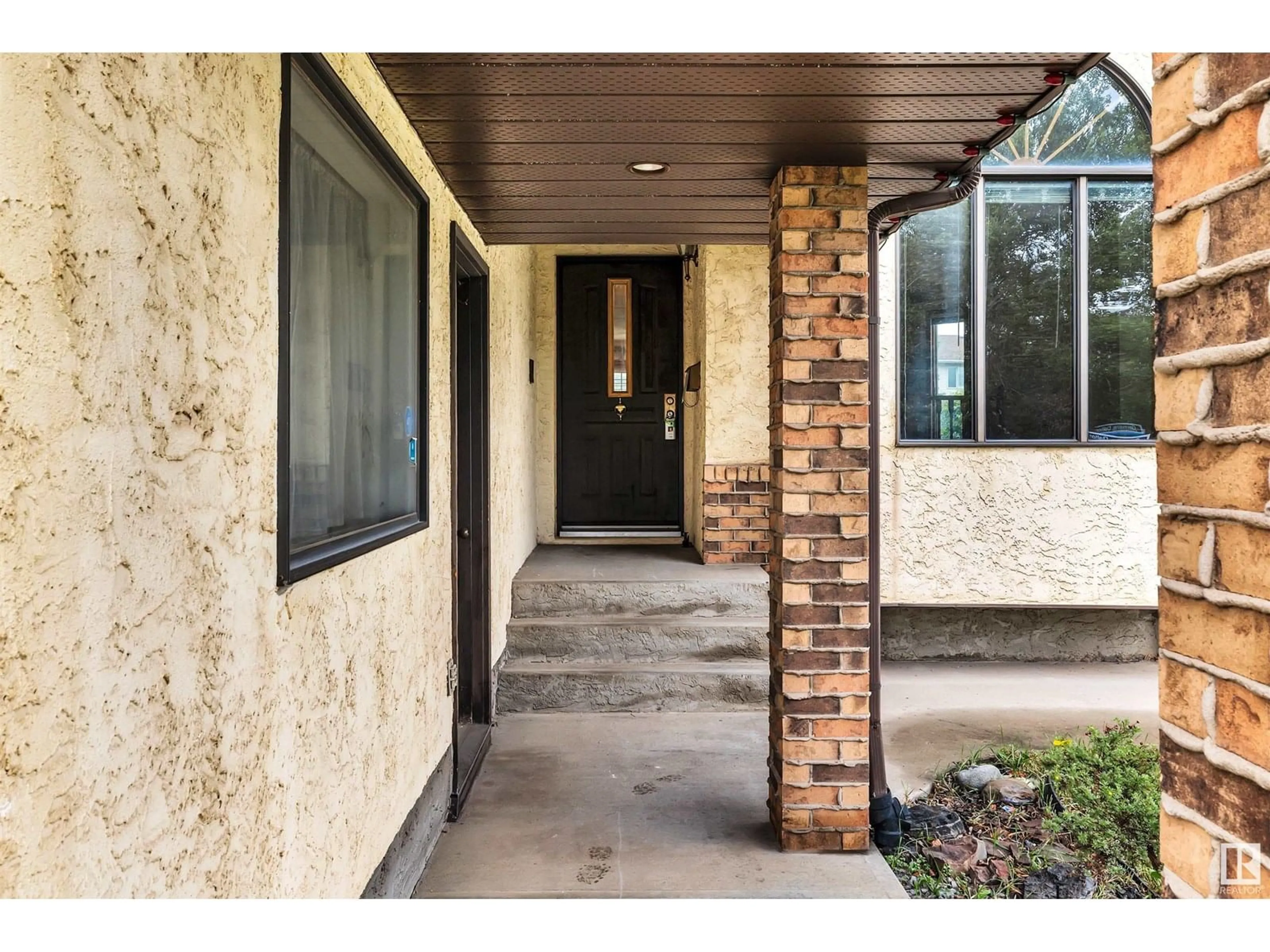 Indoor entryway for NW - 12327 57 ST, Edmonton Alberta T5W5E8