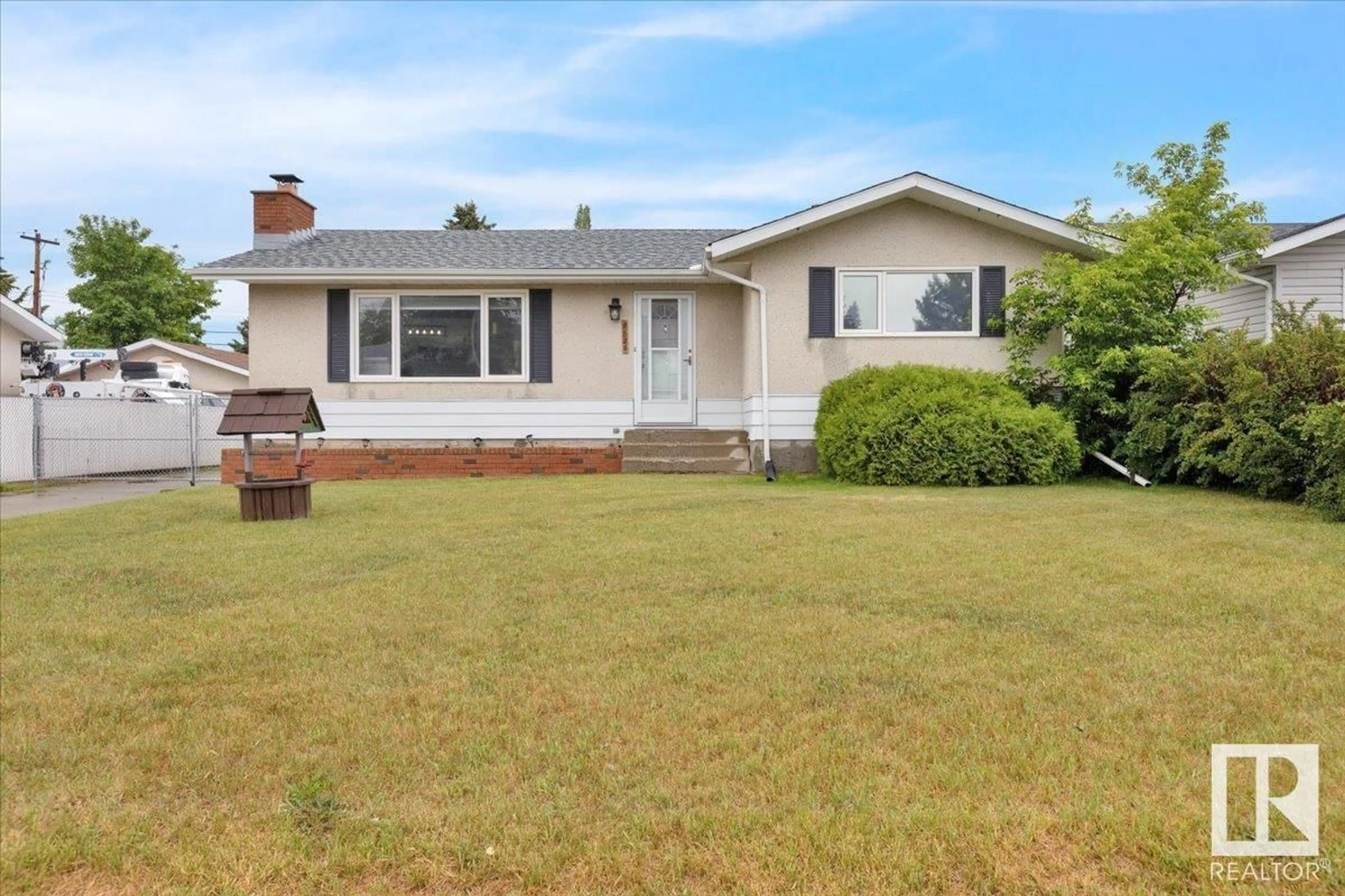 Home with vinyl exterior material, street for 4524 47 ST, Gibbons Alberta T0A1N0