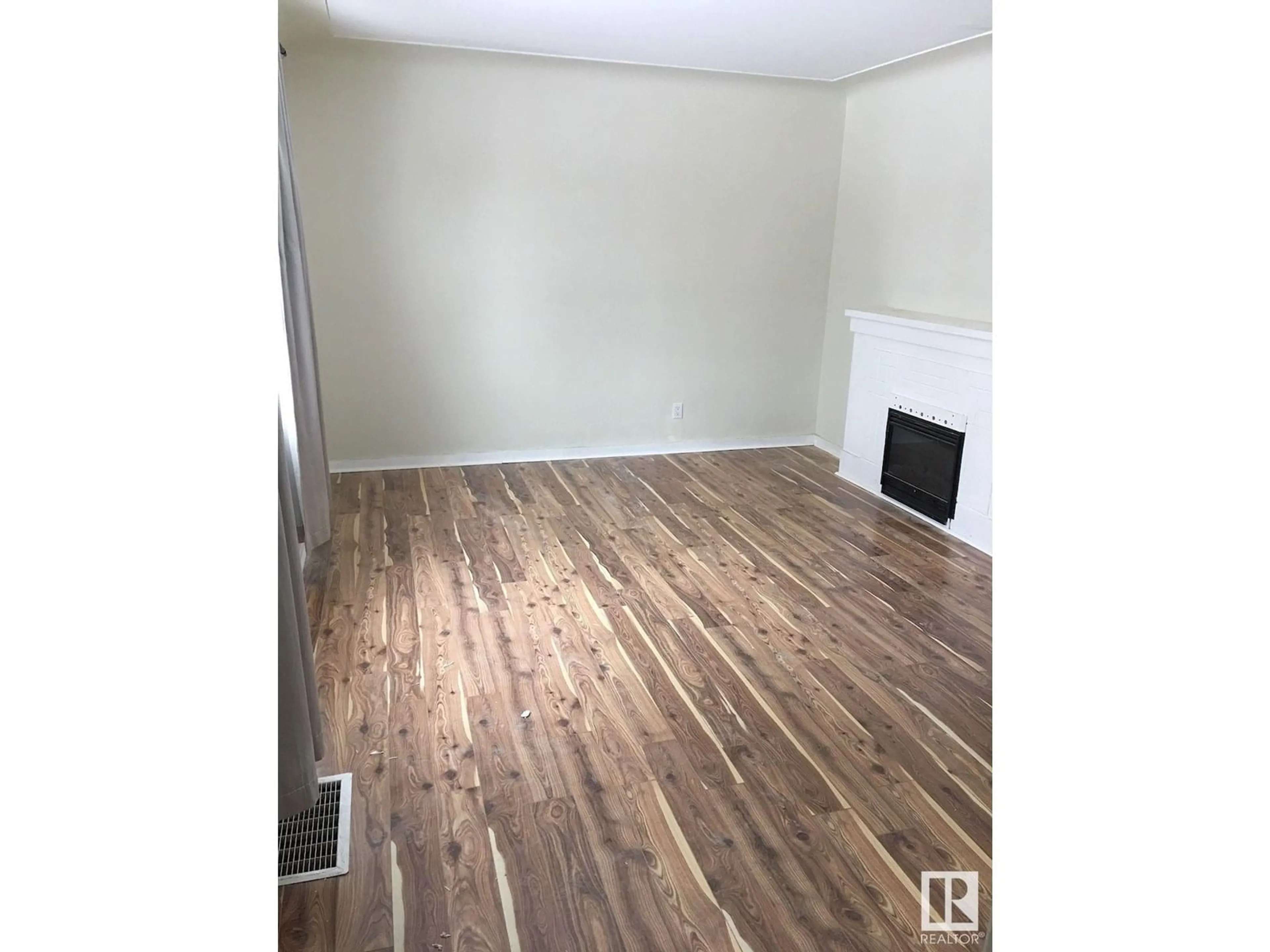 A pic of a room for 8151 79 AV, Edmonton Alberta T6C0P9