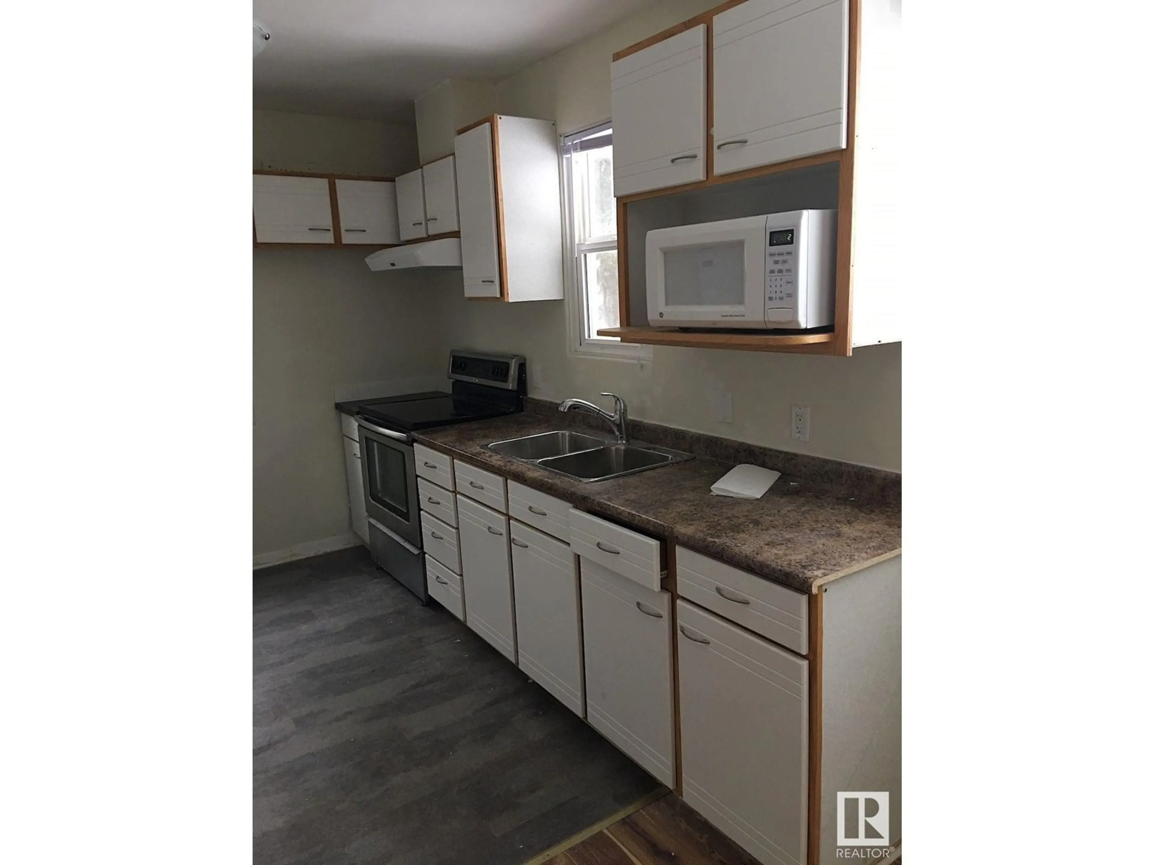 Standard kitchen, unknown for 8151 79 AV, Edmonton Alberta T6C0P9